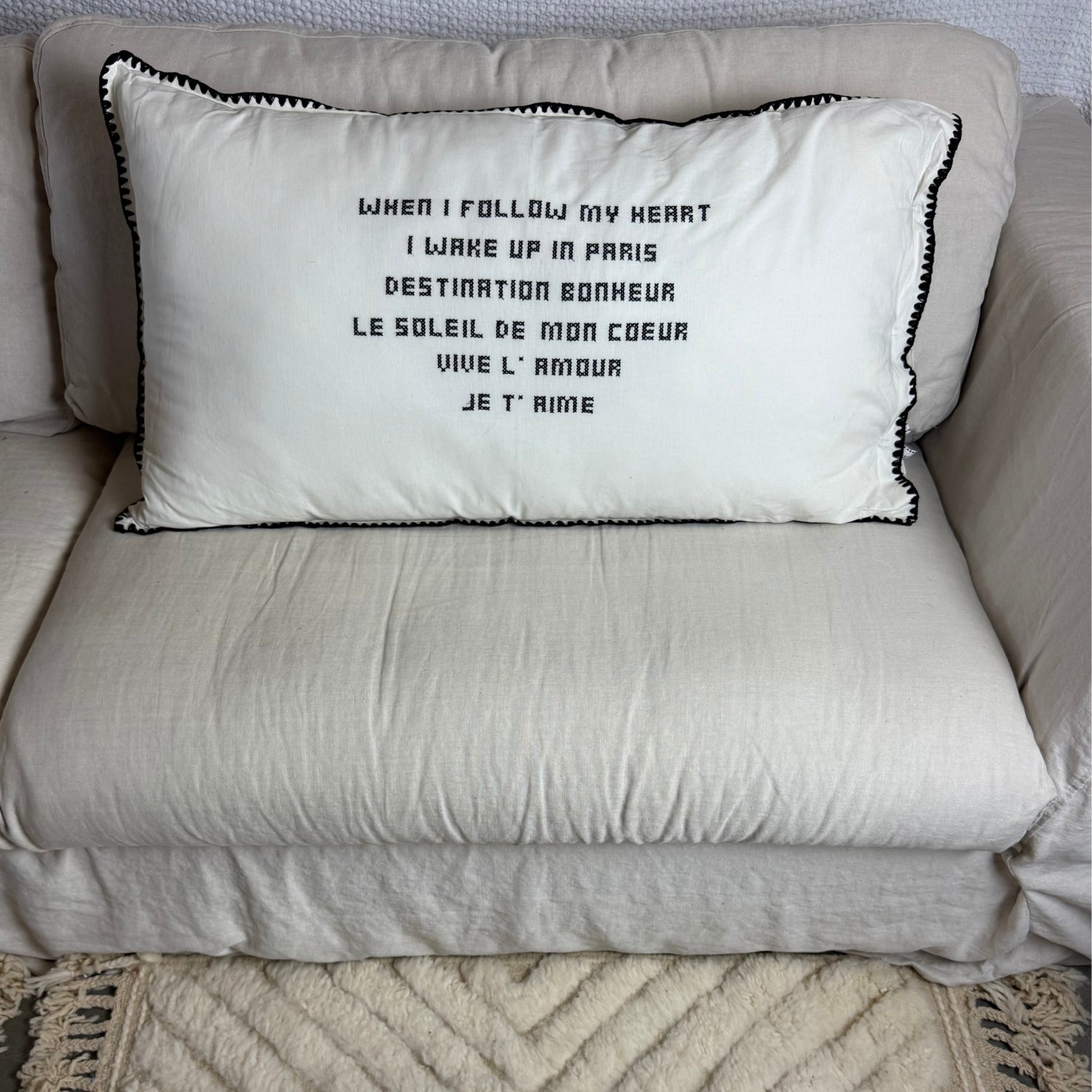 Linnen Pillow + Filling | I Wake Up In Paris | White
