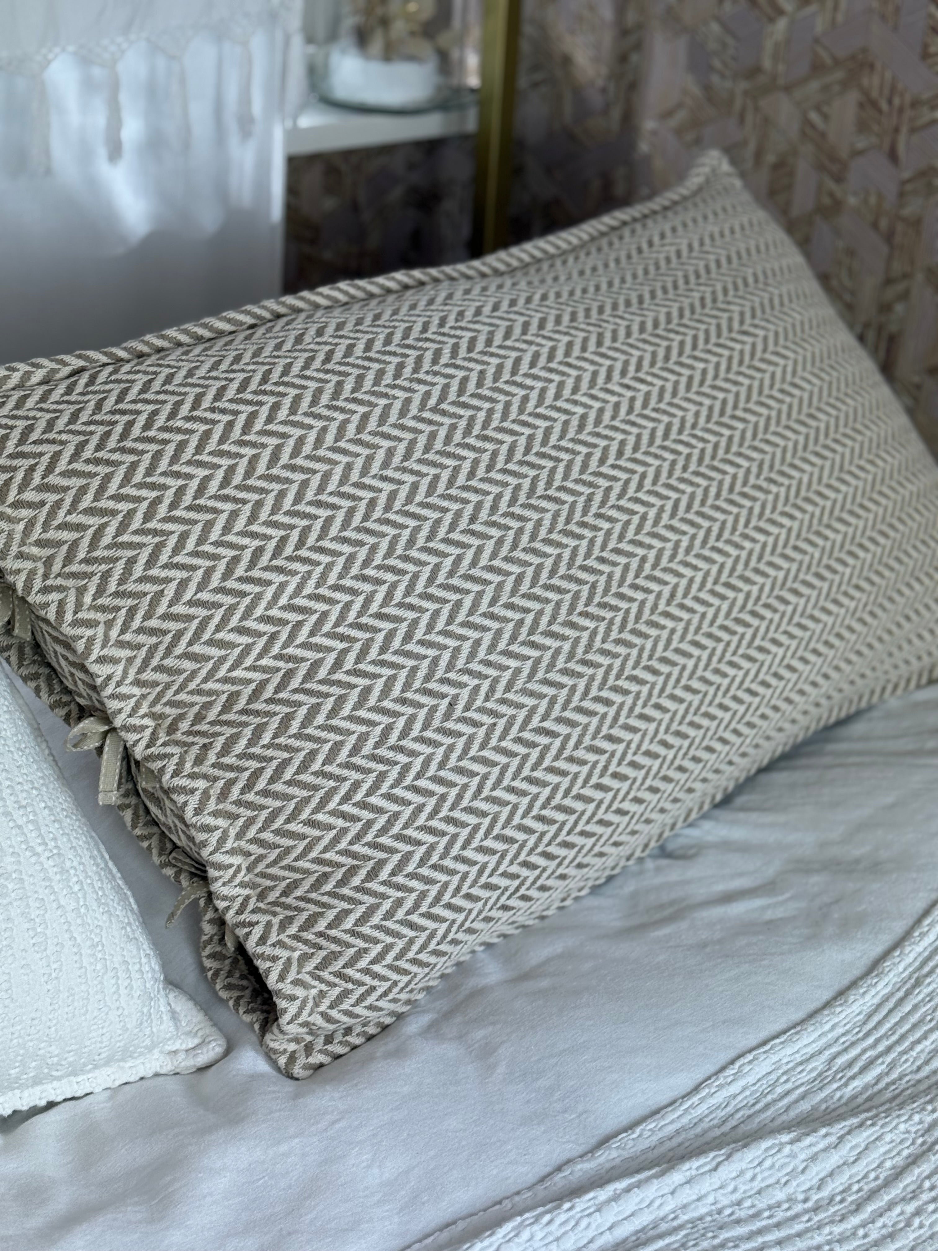Jacquard geweven kussen – naturel & wit – 90 x 50 cm | + inclusief binnen kussen