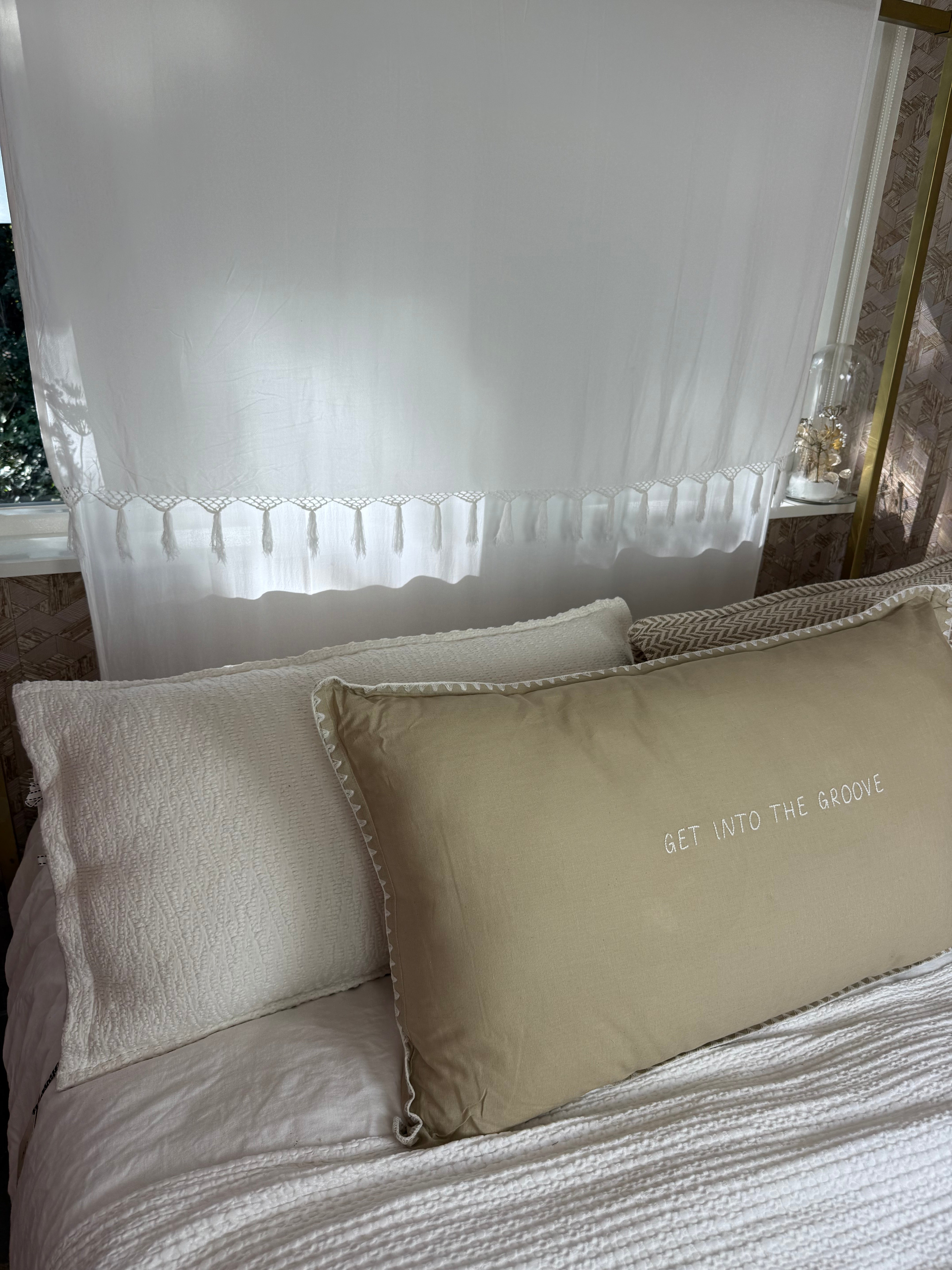 Linnen Pillow + Filling | Get Into The Groove | Natural
