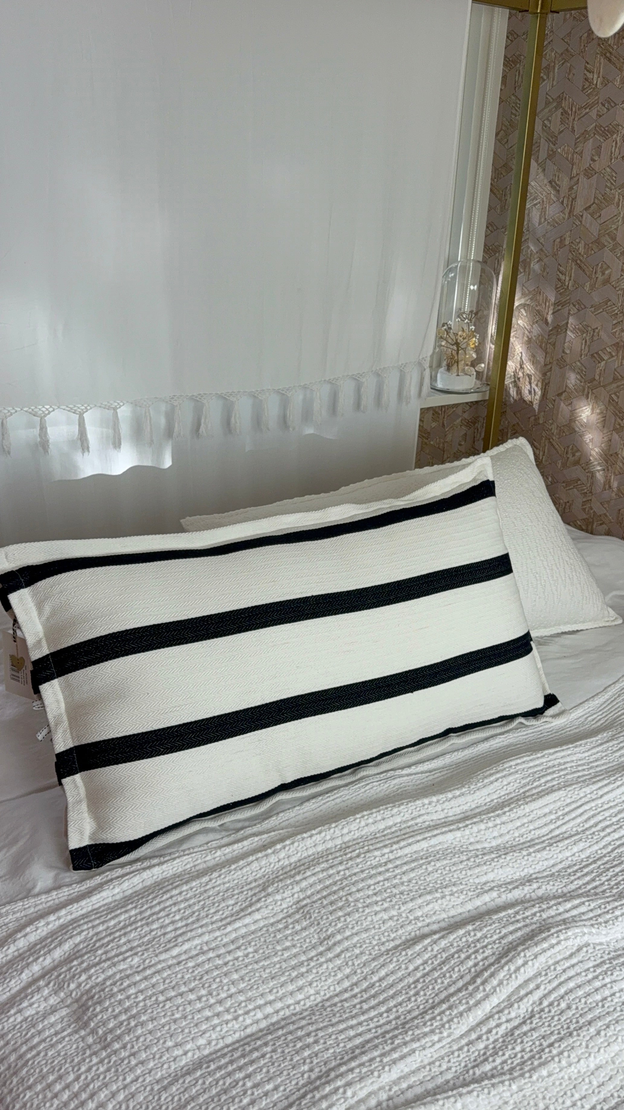 Jacquard geweven kussen – zwart & wit – 90 x 50 cm + binnen kussen