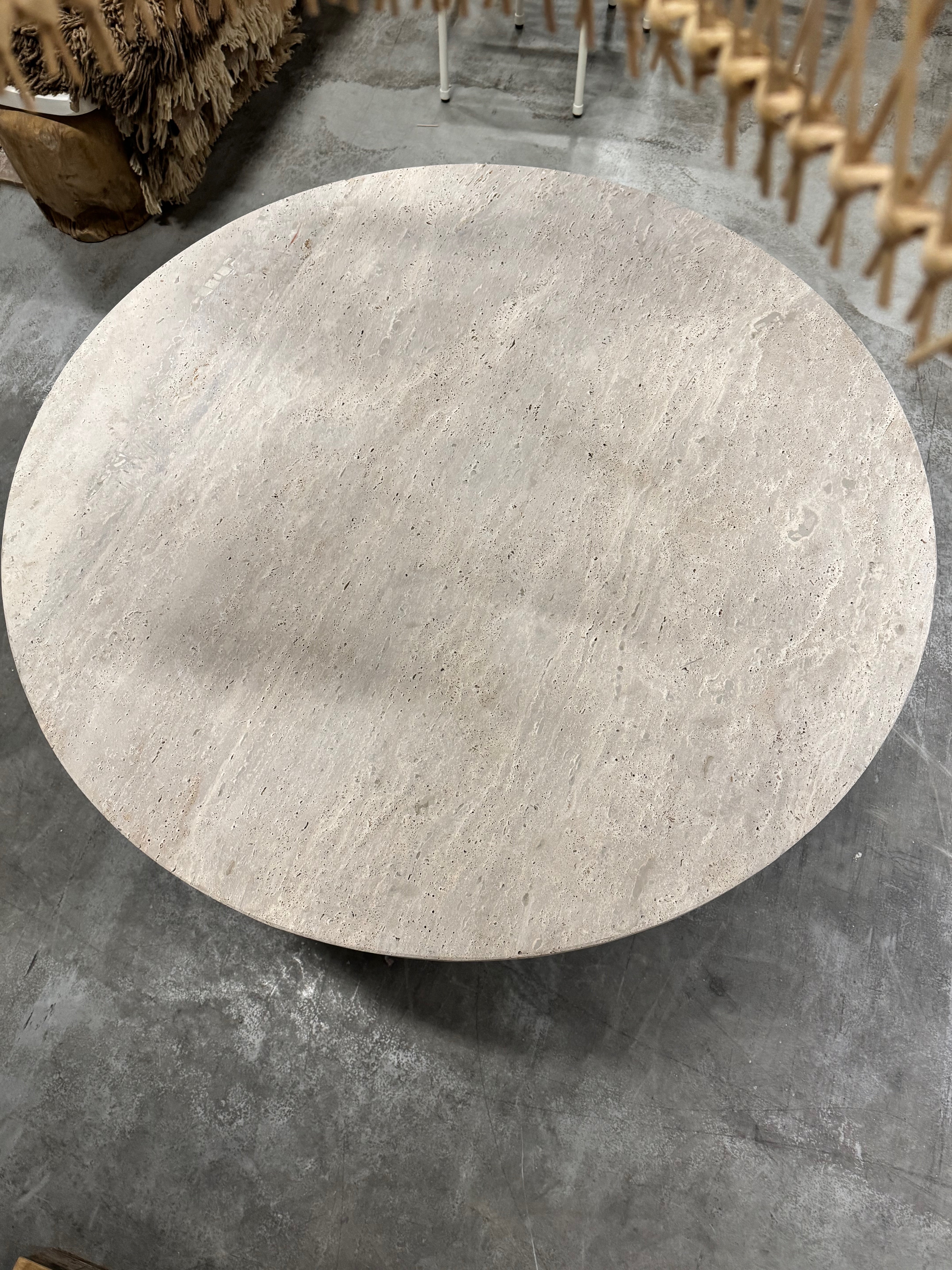 Travertine Table - Round | 140 cm