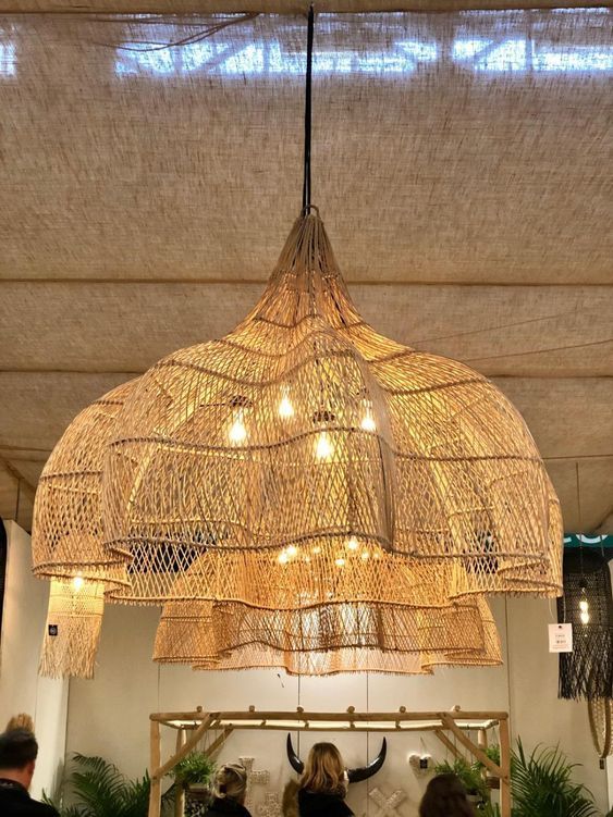 XL Handcrafted Rattan Lamp - Flower | Natural | 150 cm