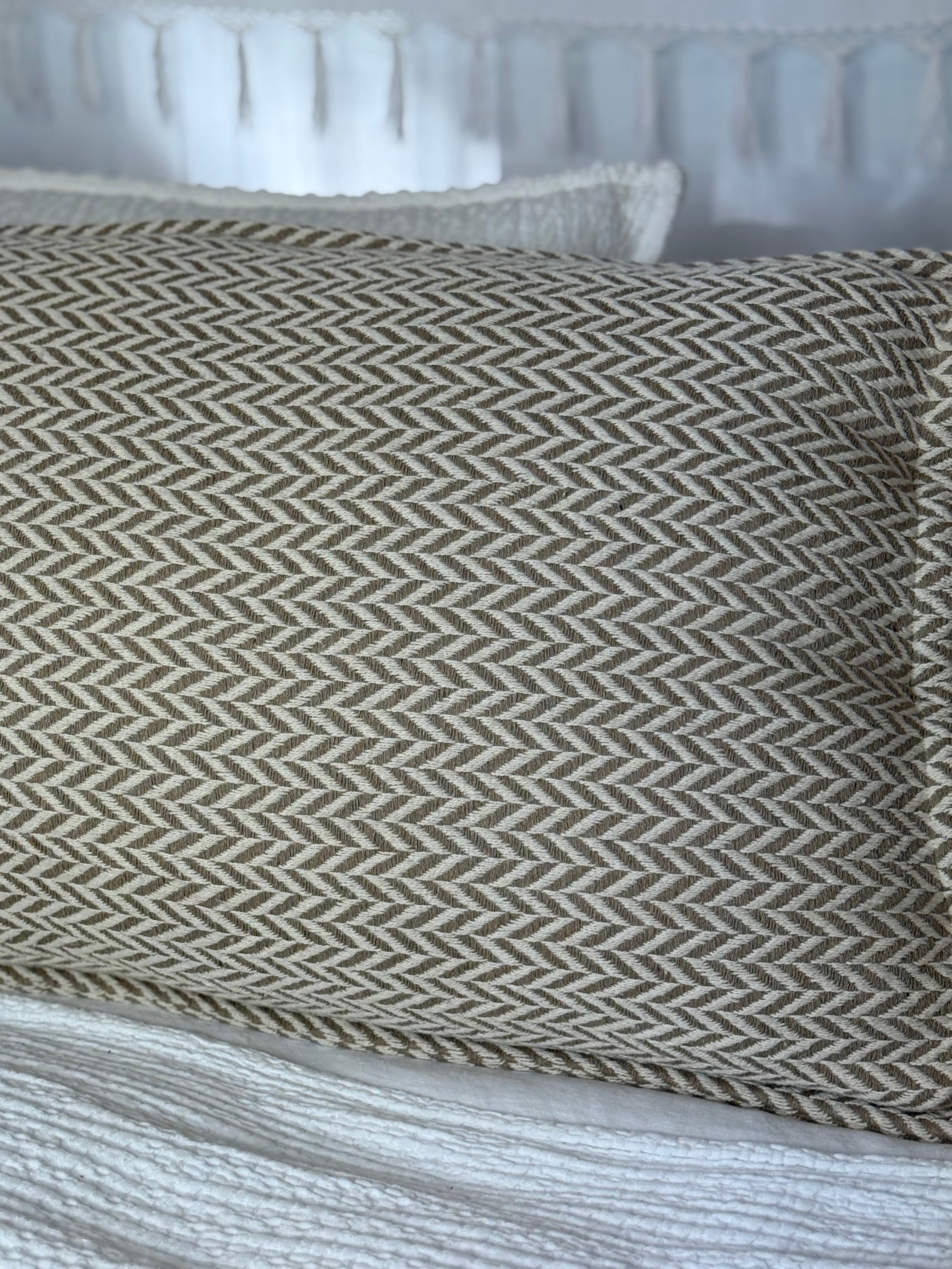 Jacquard geweven kussen – naturel & wit – 90 x 50 cm | + inclusief binnen kussen