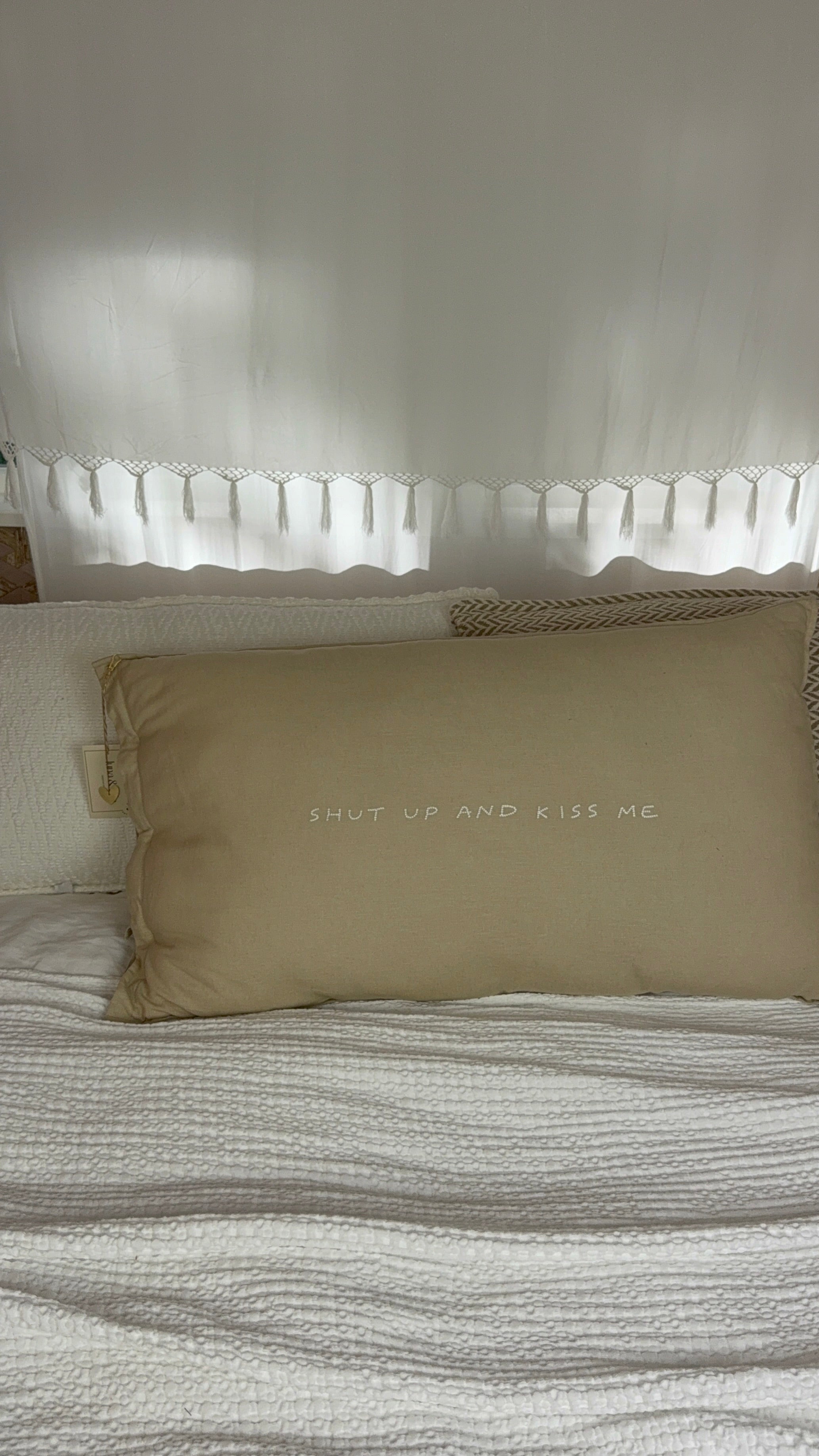 Linnen Pillow + Filling | Shut Up And Kiss Me | Natural