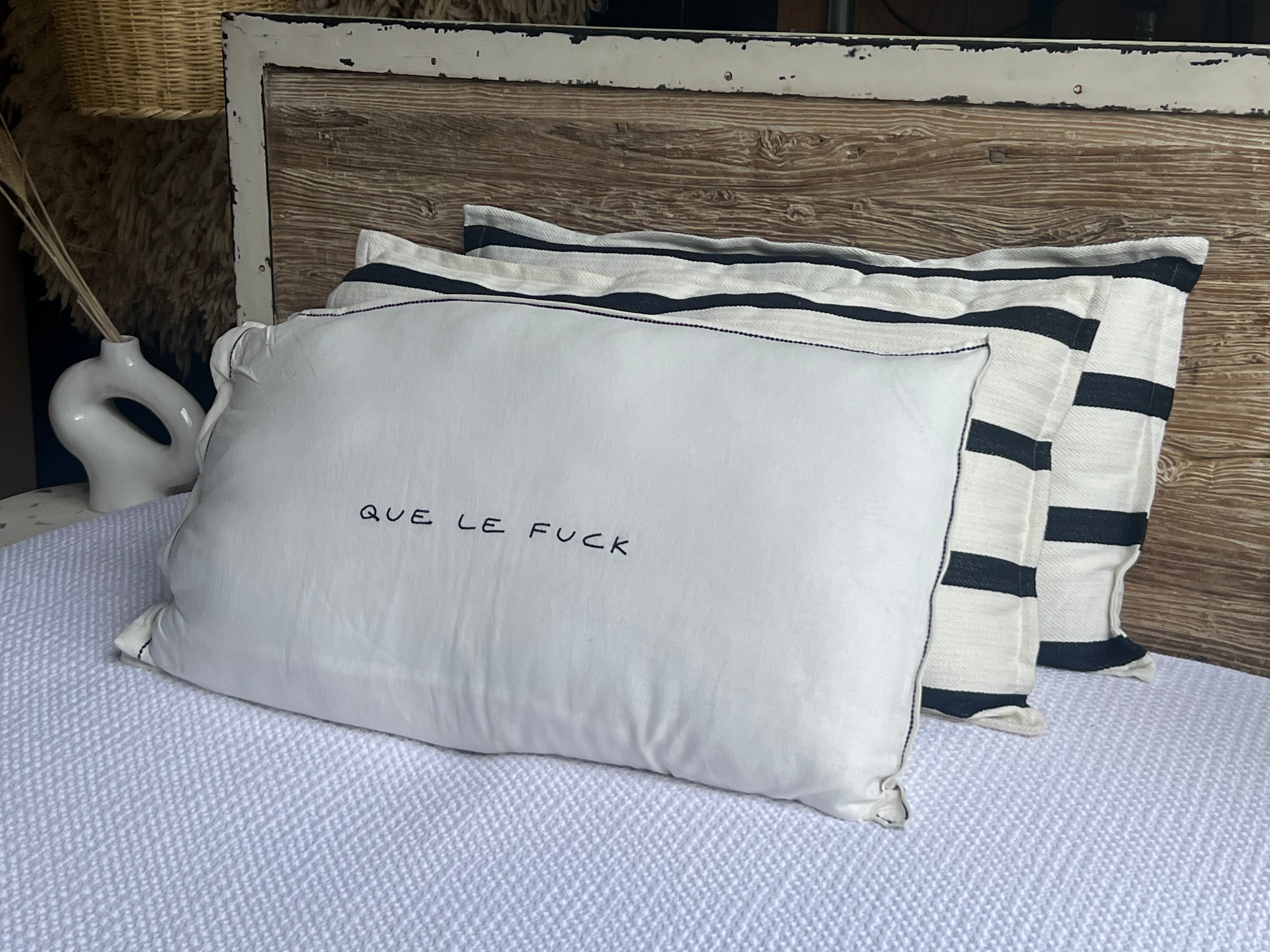 Linnen Pillow + Filling | Que Le Fuck | White