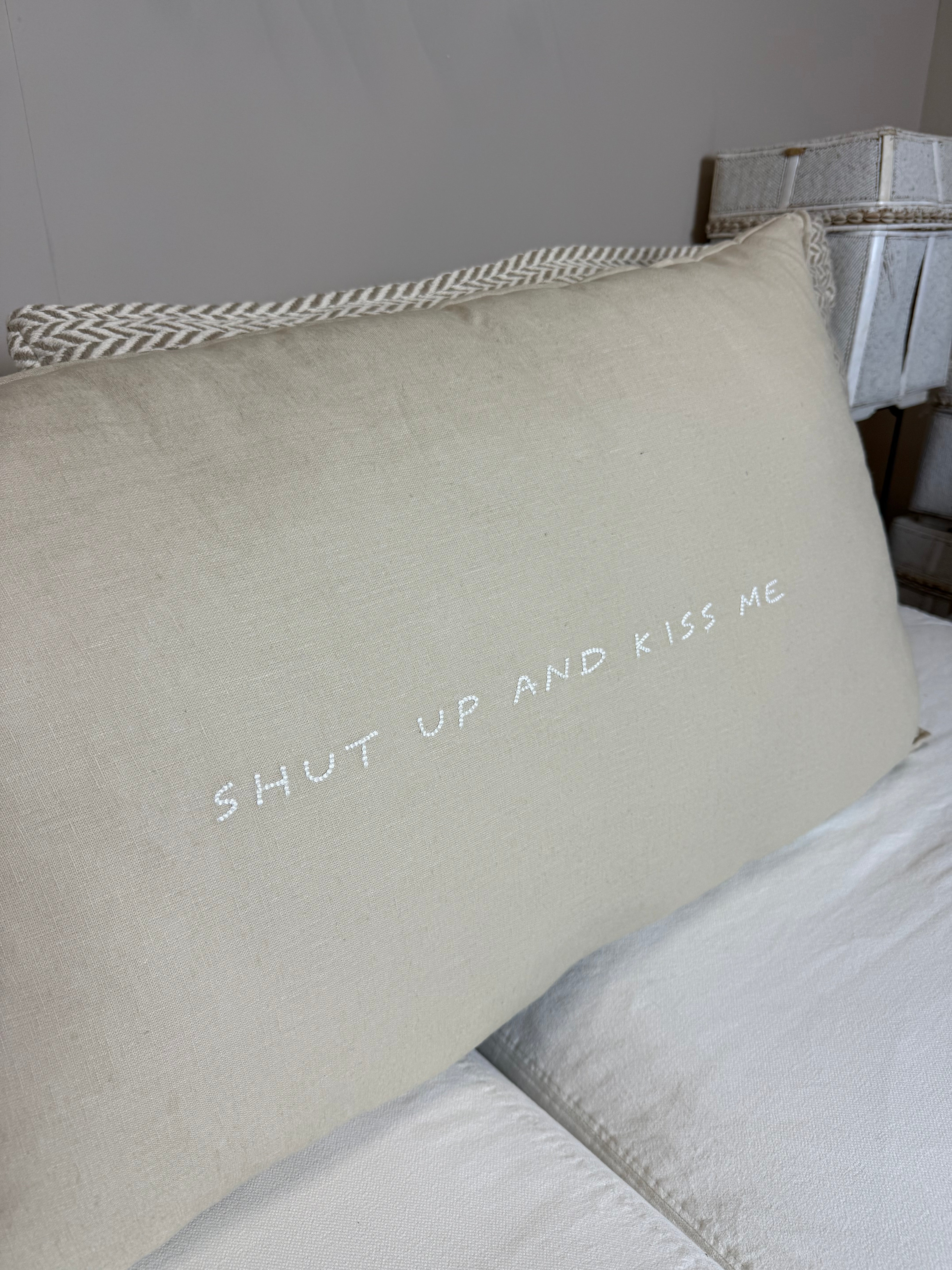 Linnen Pillow + Filling | Shut Up And Kiss Me | Natural