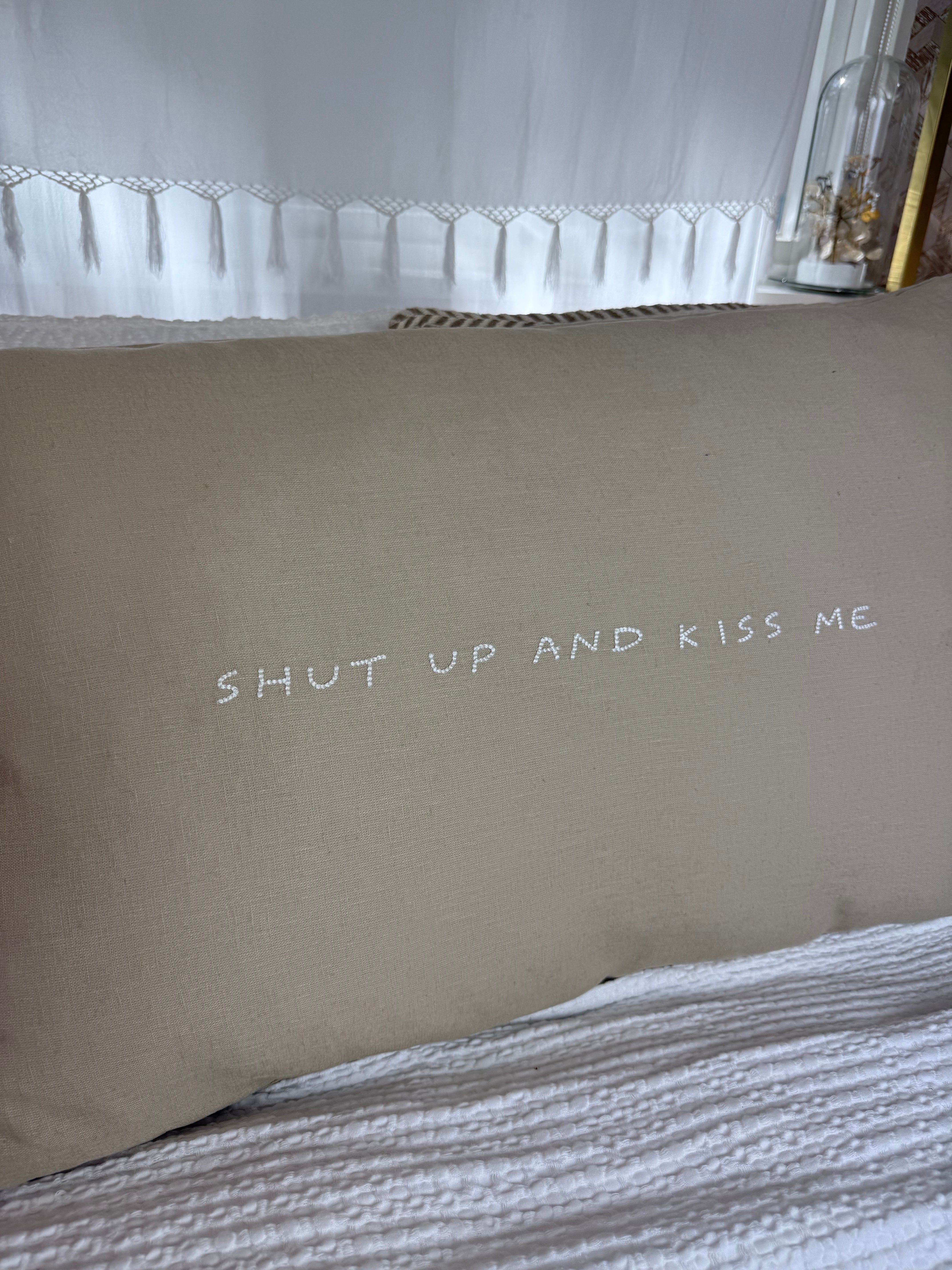 Linnen Pillow + Filling | Shut Up And Kiss Me | Natural