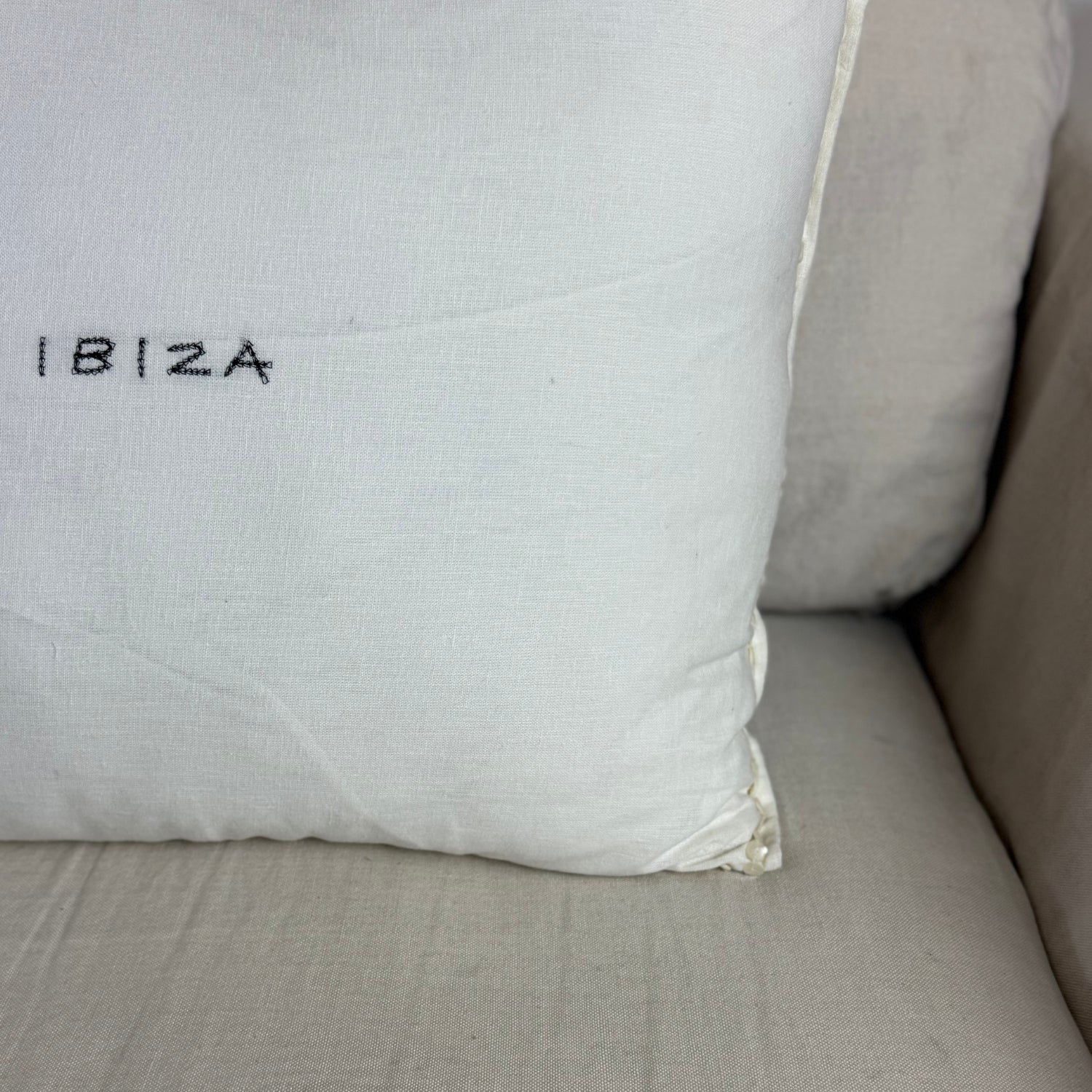 Linnen Pillow + Filling | Bring Me To Ibiza | White