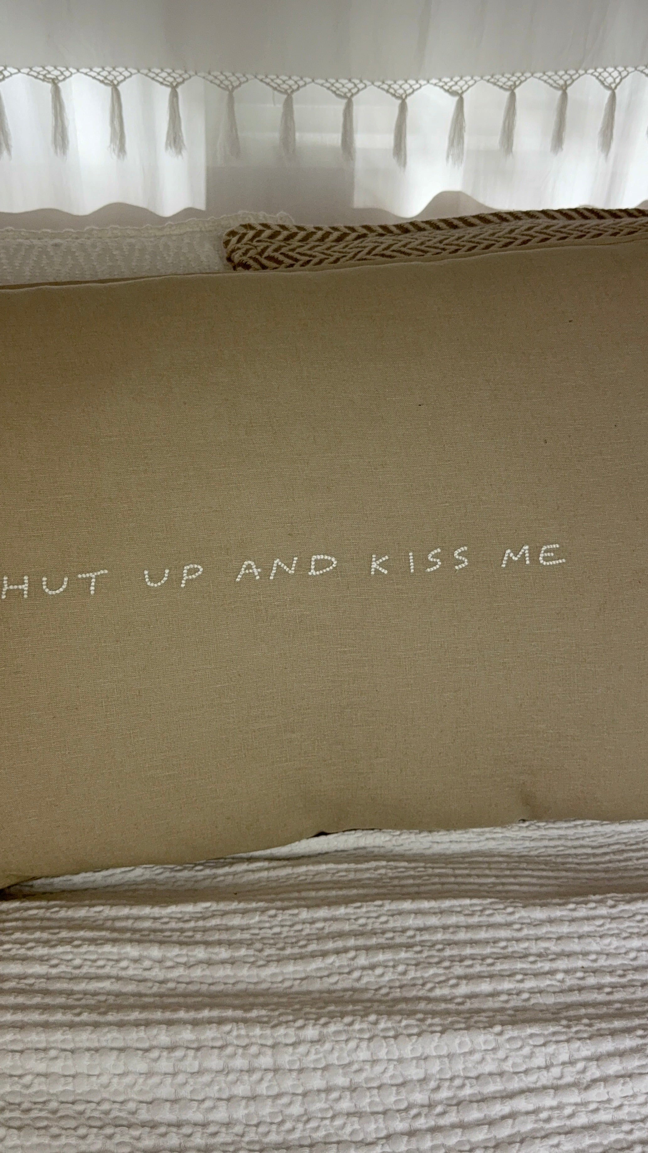 Linnen Pillow + Filling | Shut Up And Kiss Me | Natural