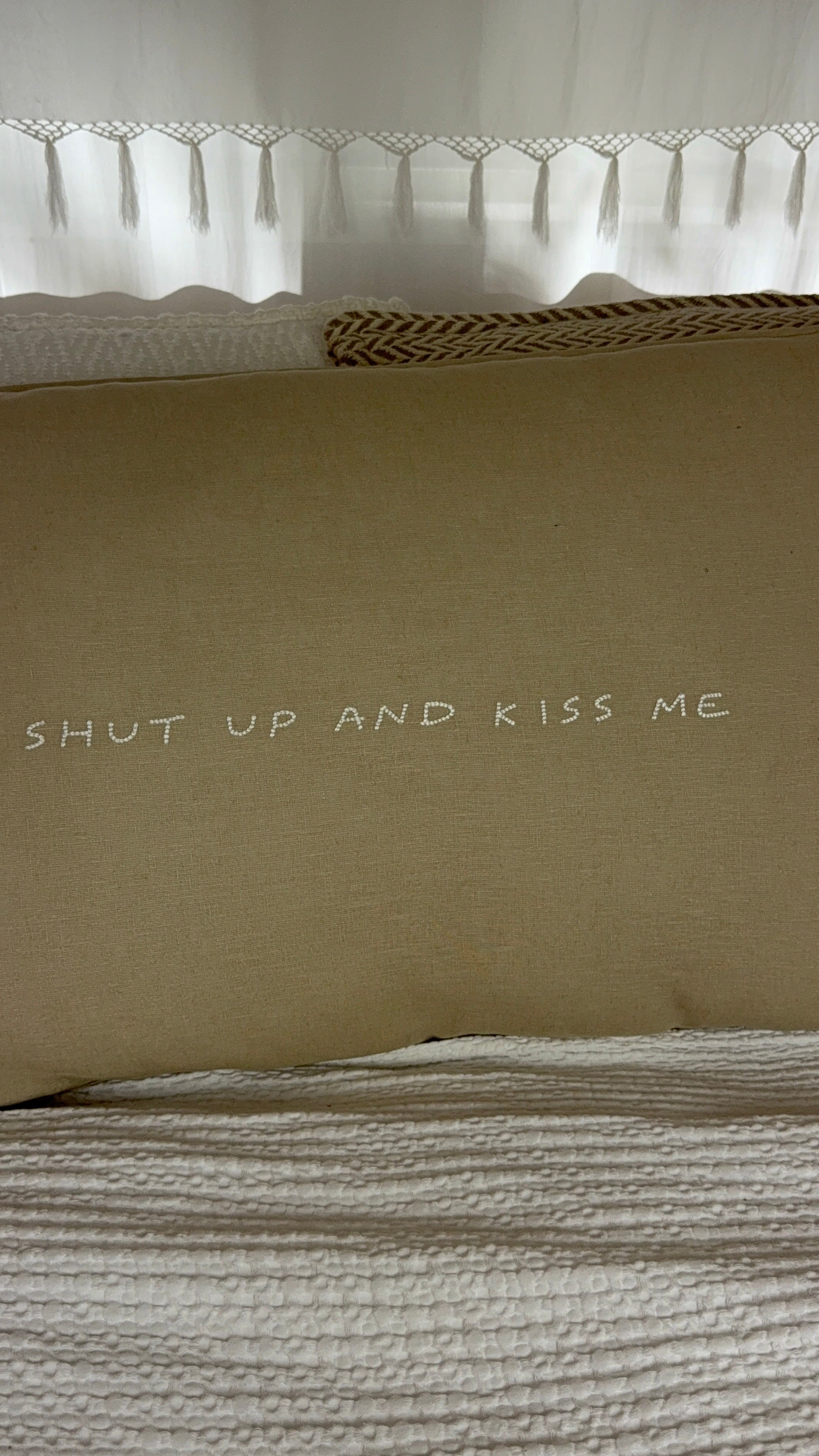 Linnen Pillow + Filling | Shut Up And Kiss Me | Natural
