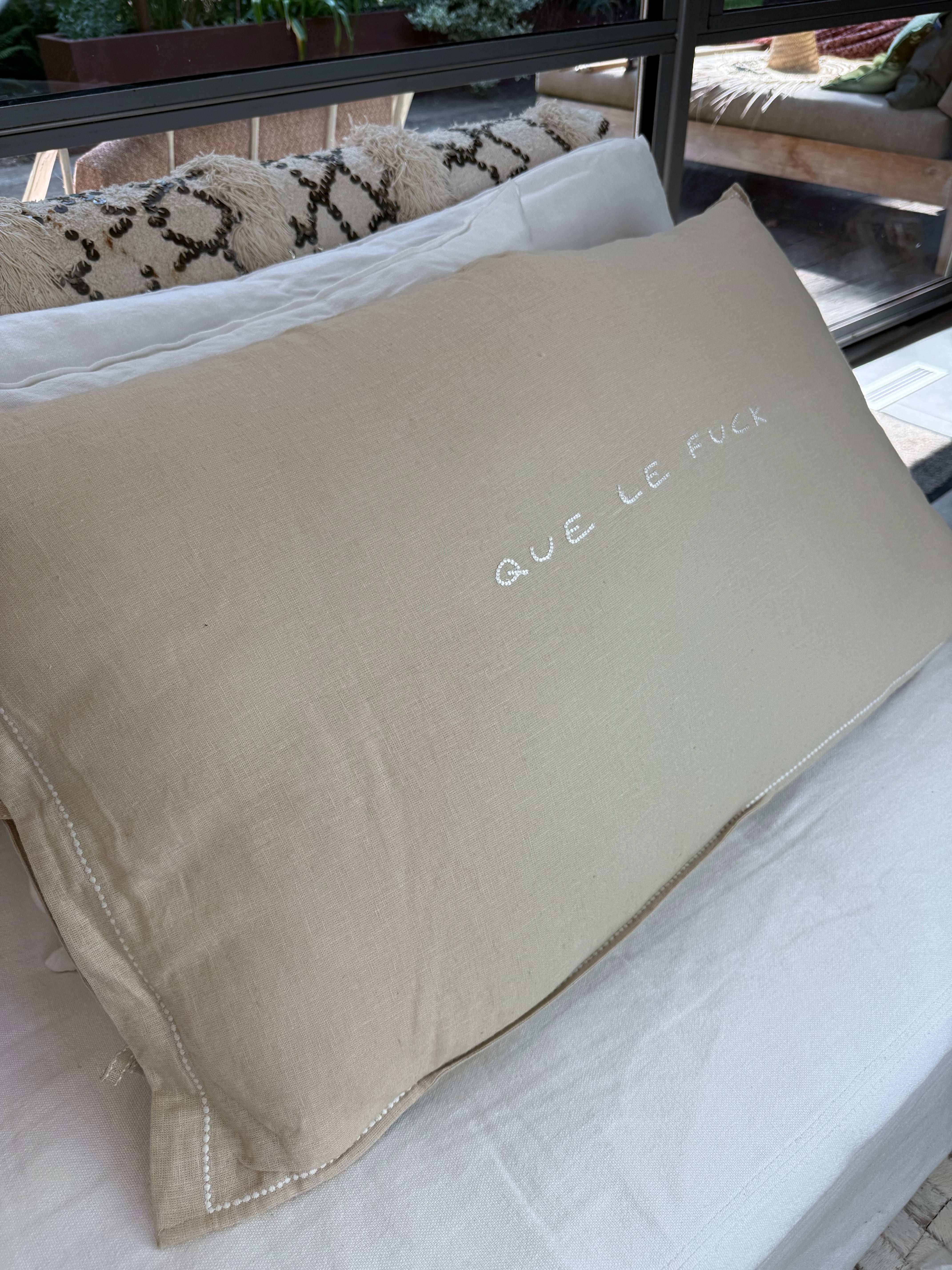 Linnen Pillow + Filling | Que Le Fuck | Natural