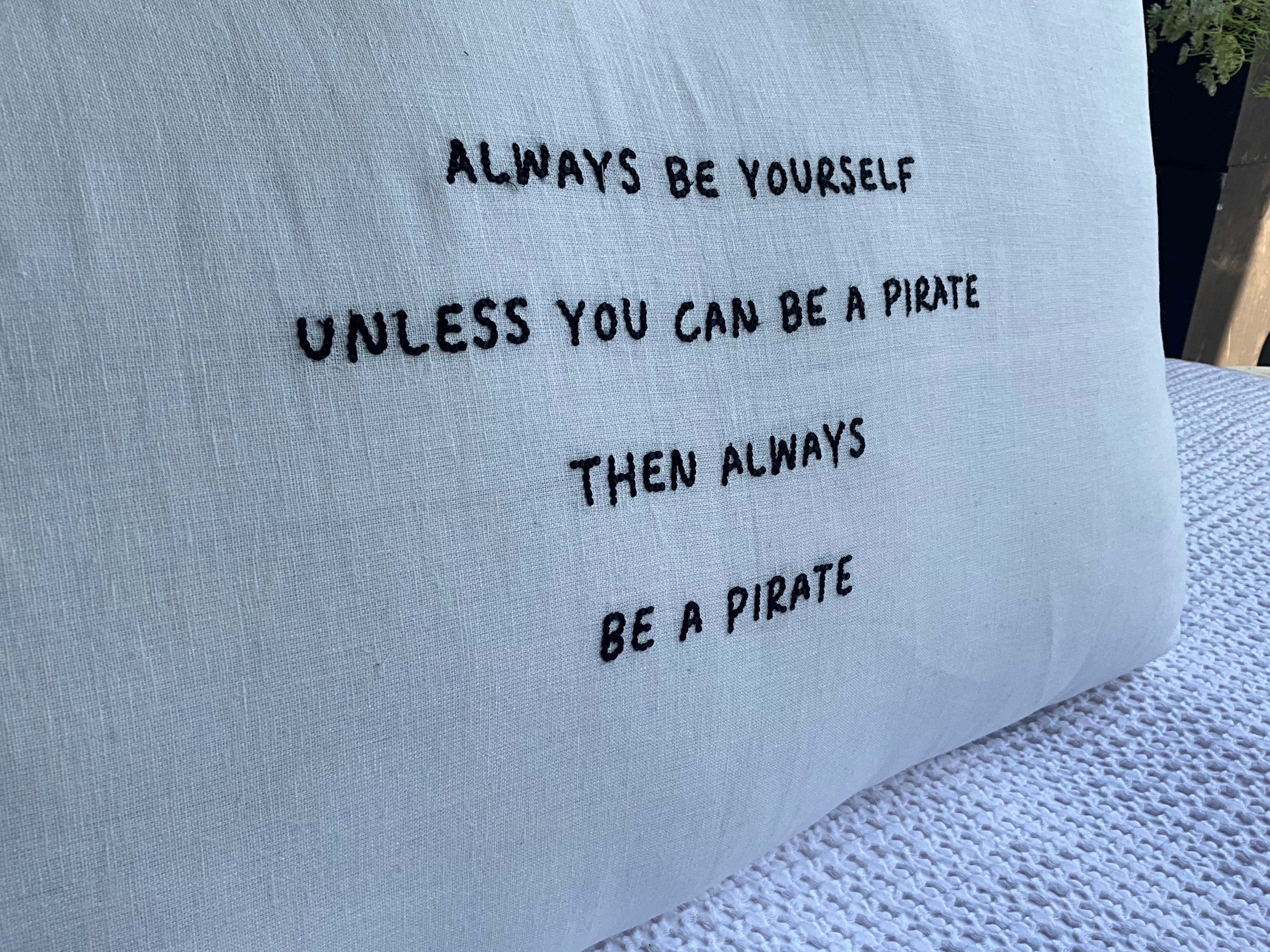 Linnen Pillow + Filling | Always Be Yourself | White