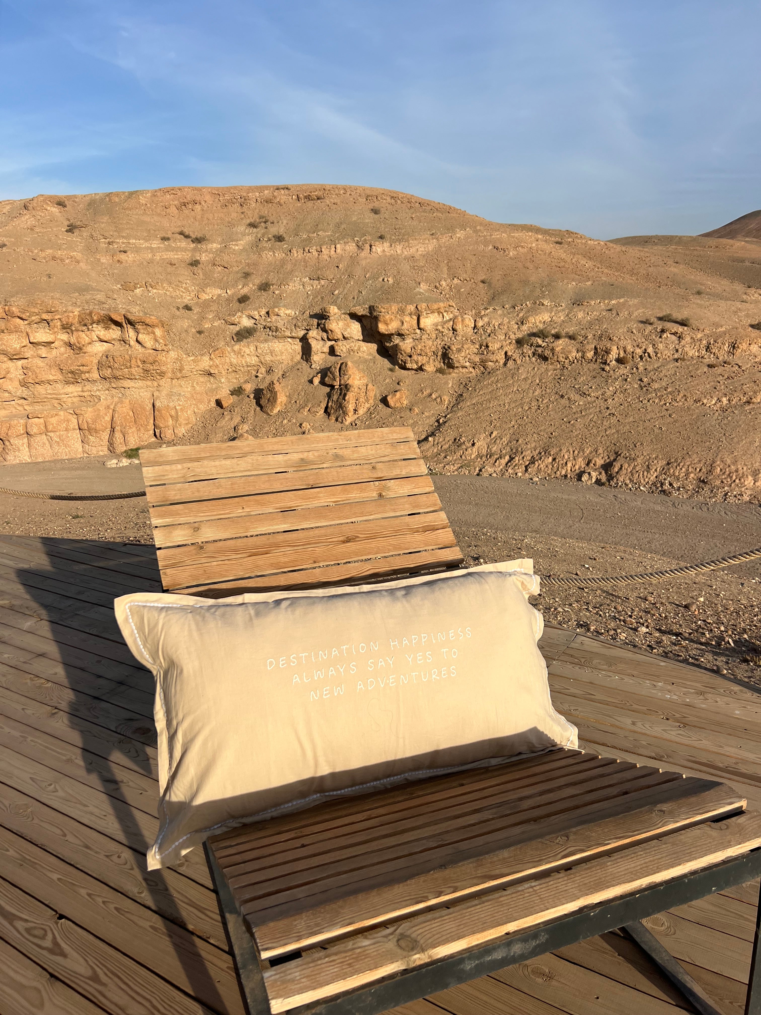Linnen Pillow + Filling | Destination Happiness | Natural