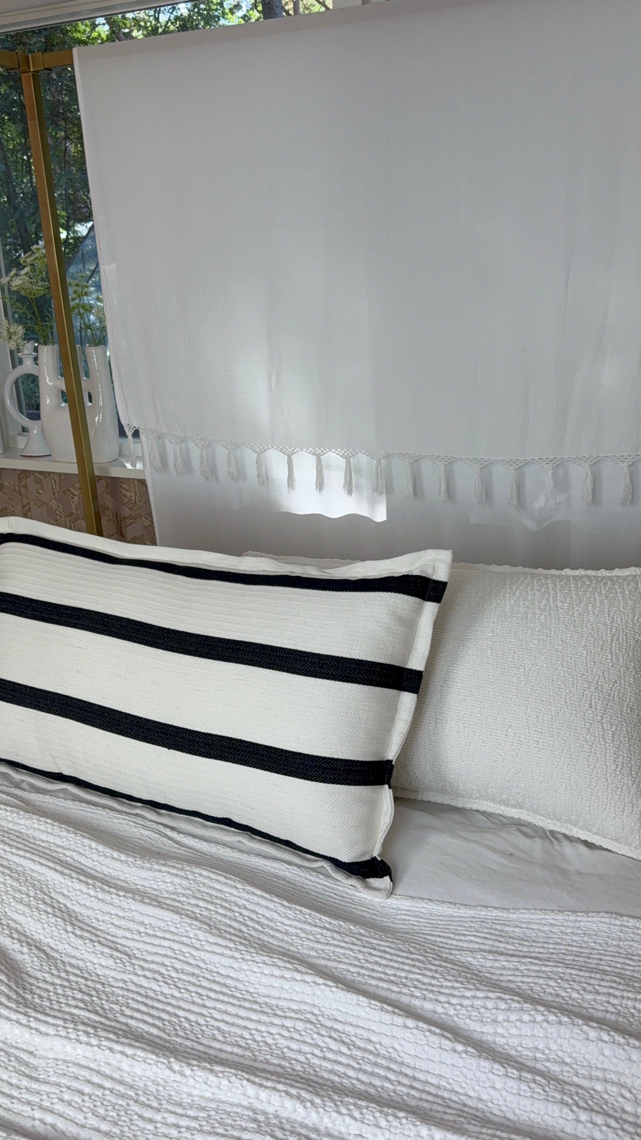 Jacquard geweven kussen – zwart & wit – 90 x 50 cm + binnen kussen