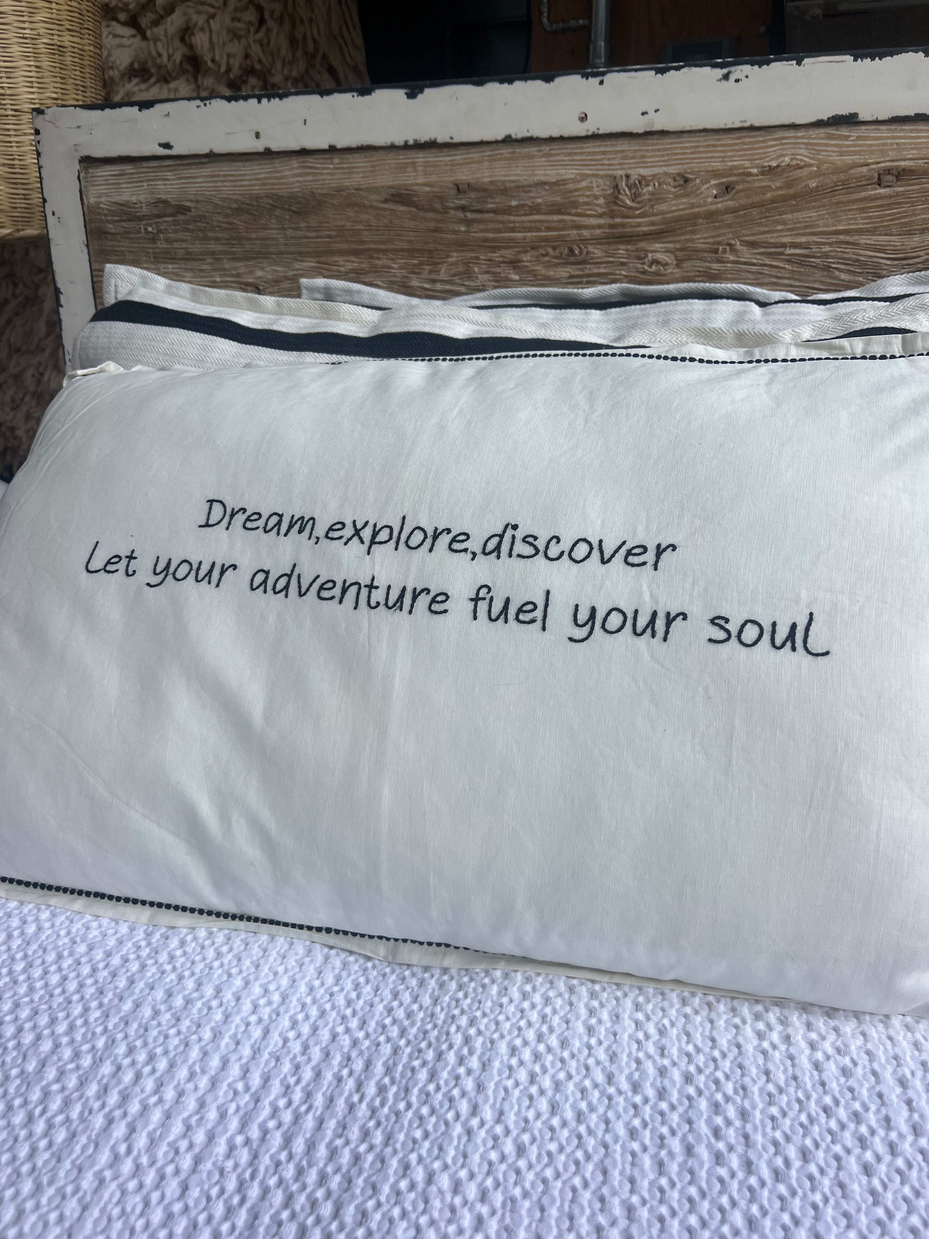 Linnen Pillow + Filling | Dream Explore Discover | White