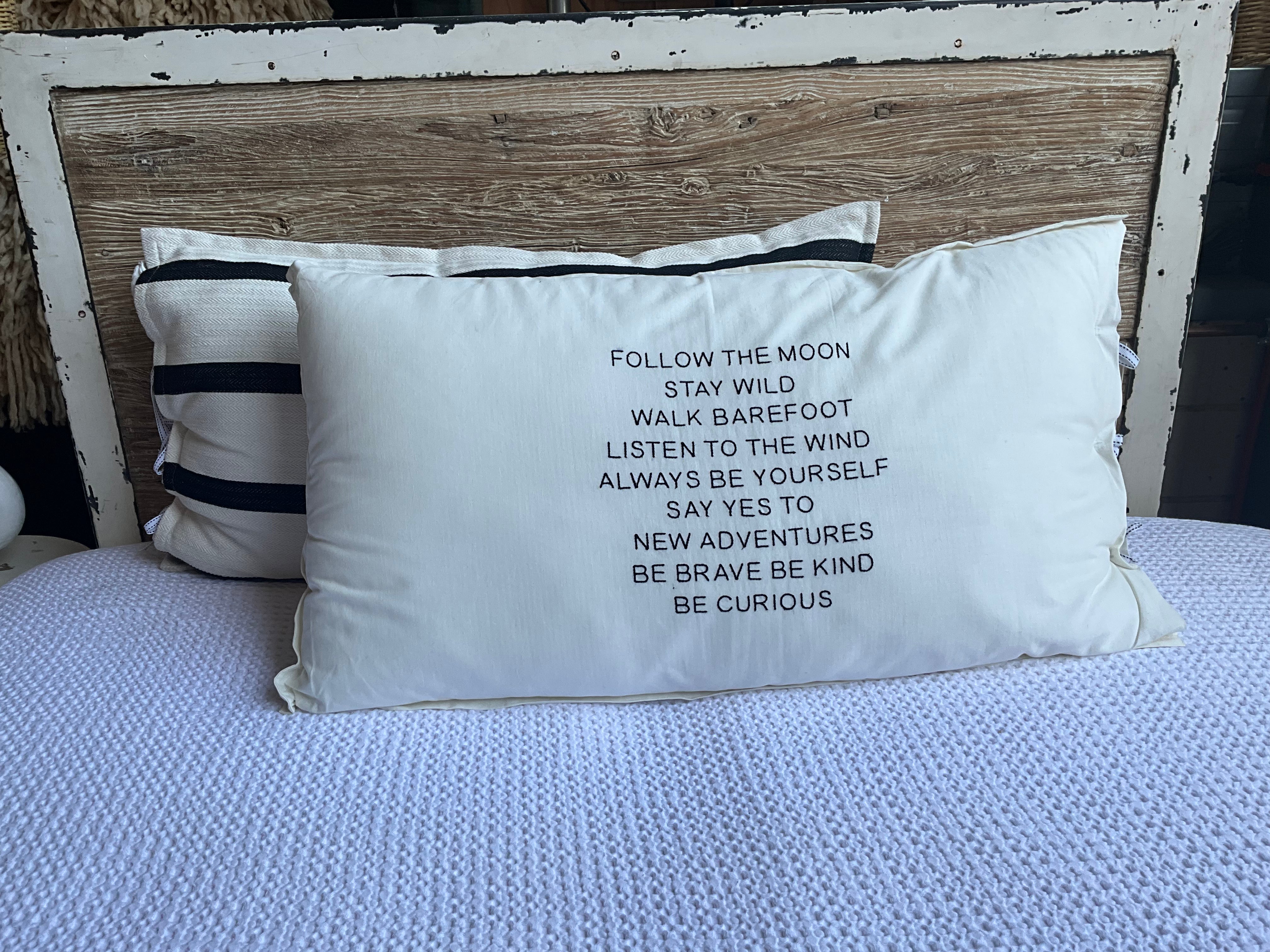 Linnen Pillow + Filling | Follow The Moon | White