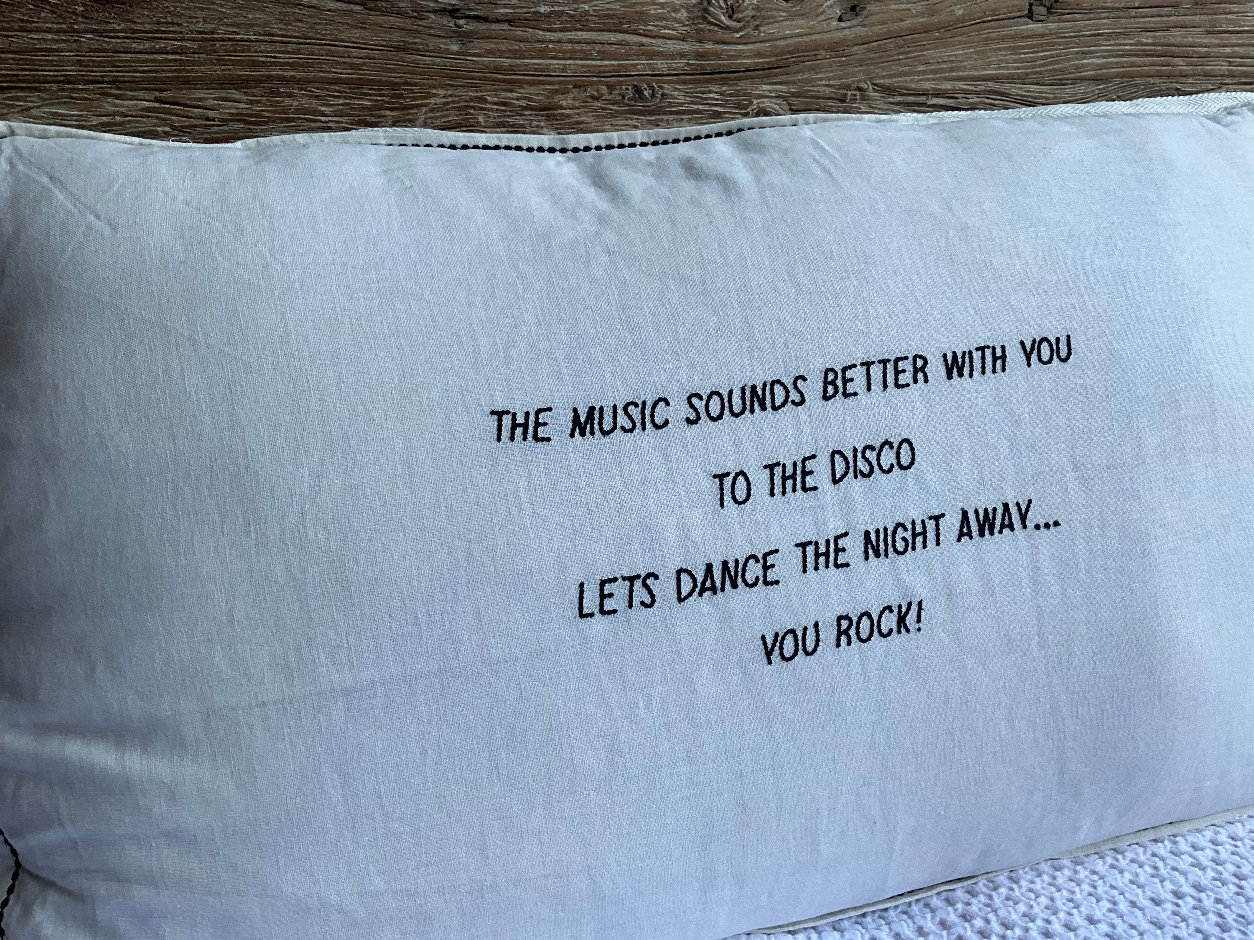 Linnen Pillow + Filling | The Music Sounds Better | White