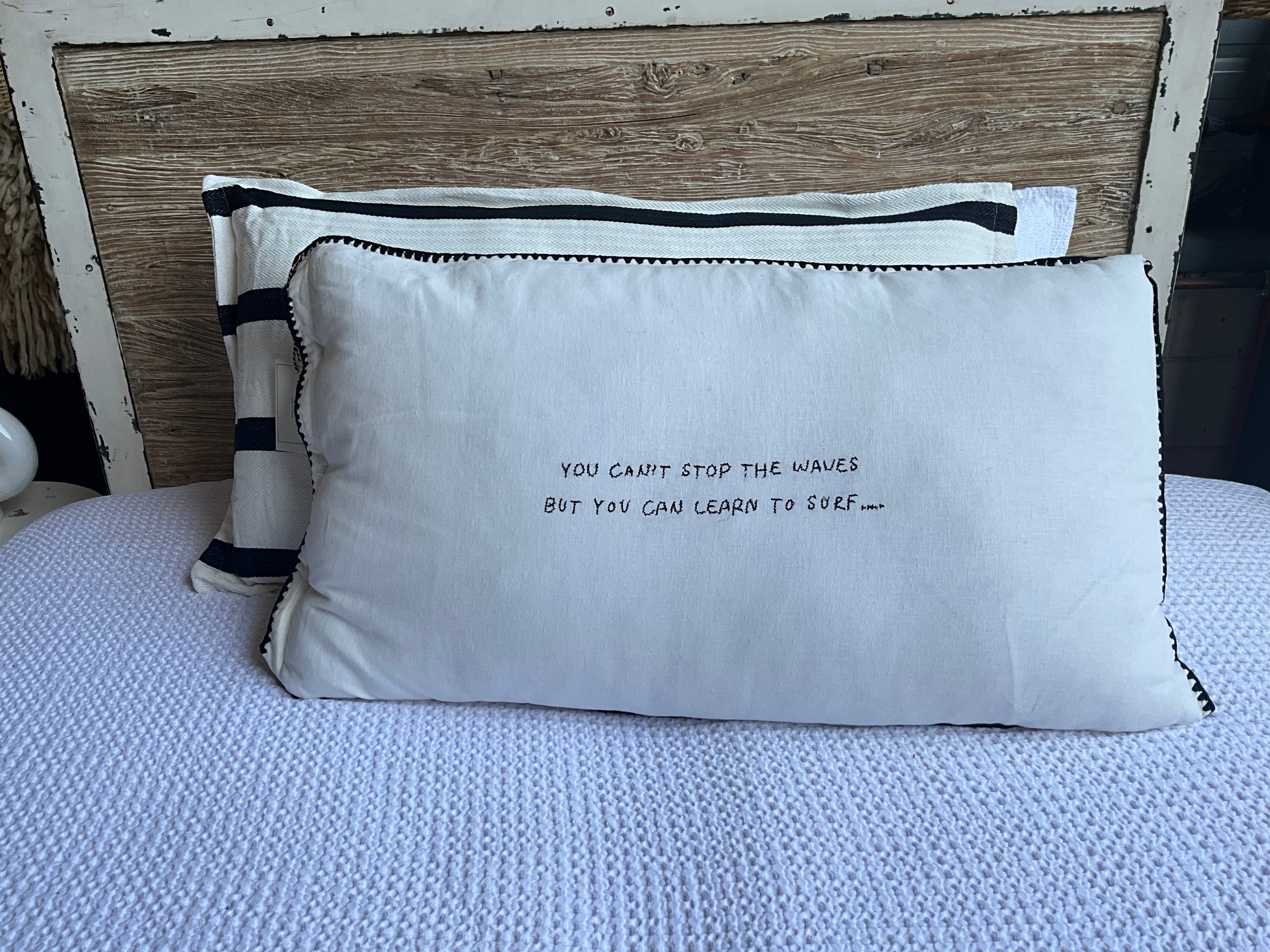 Linnen Pillow + Filling | Can’t Stop The Waves | White
