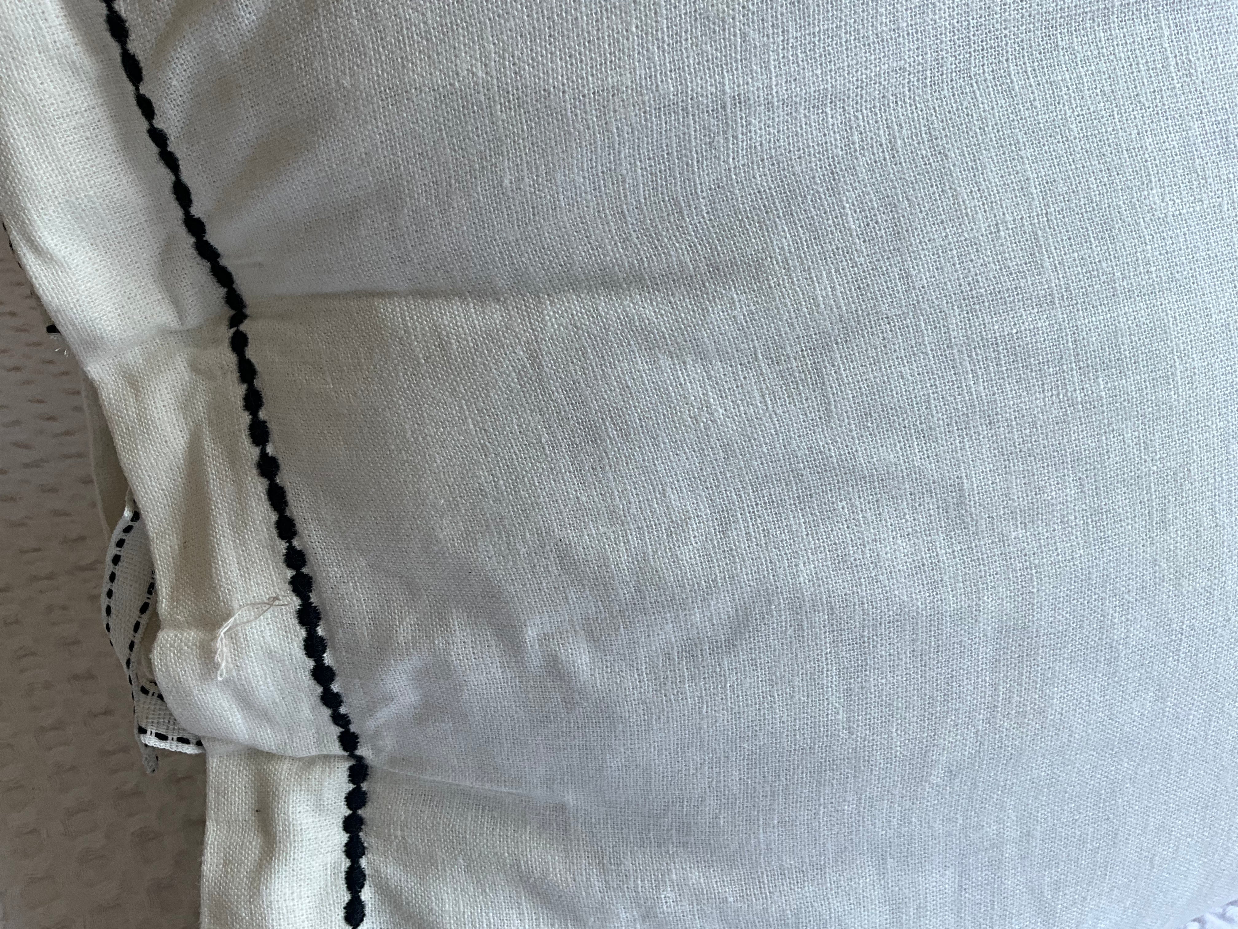 Linnen Pillow + Filling | I Love You In French | White