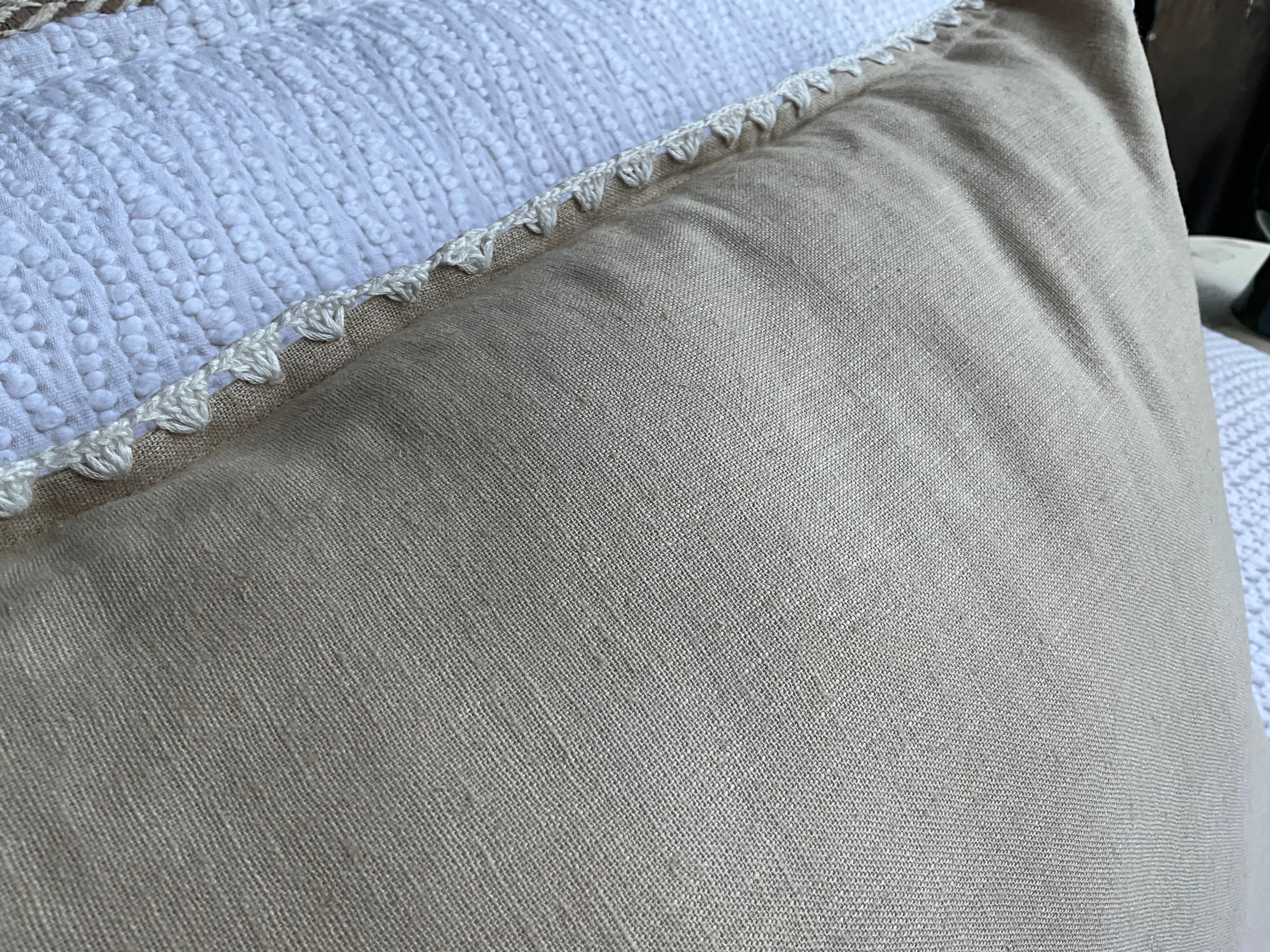 Linnen Pillow + Filling | I Love You In French | Natural