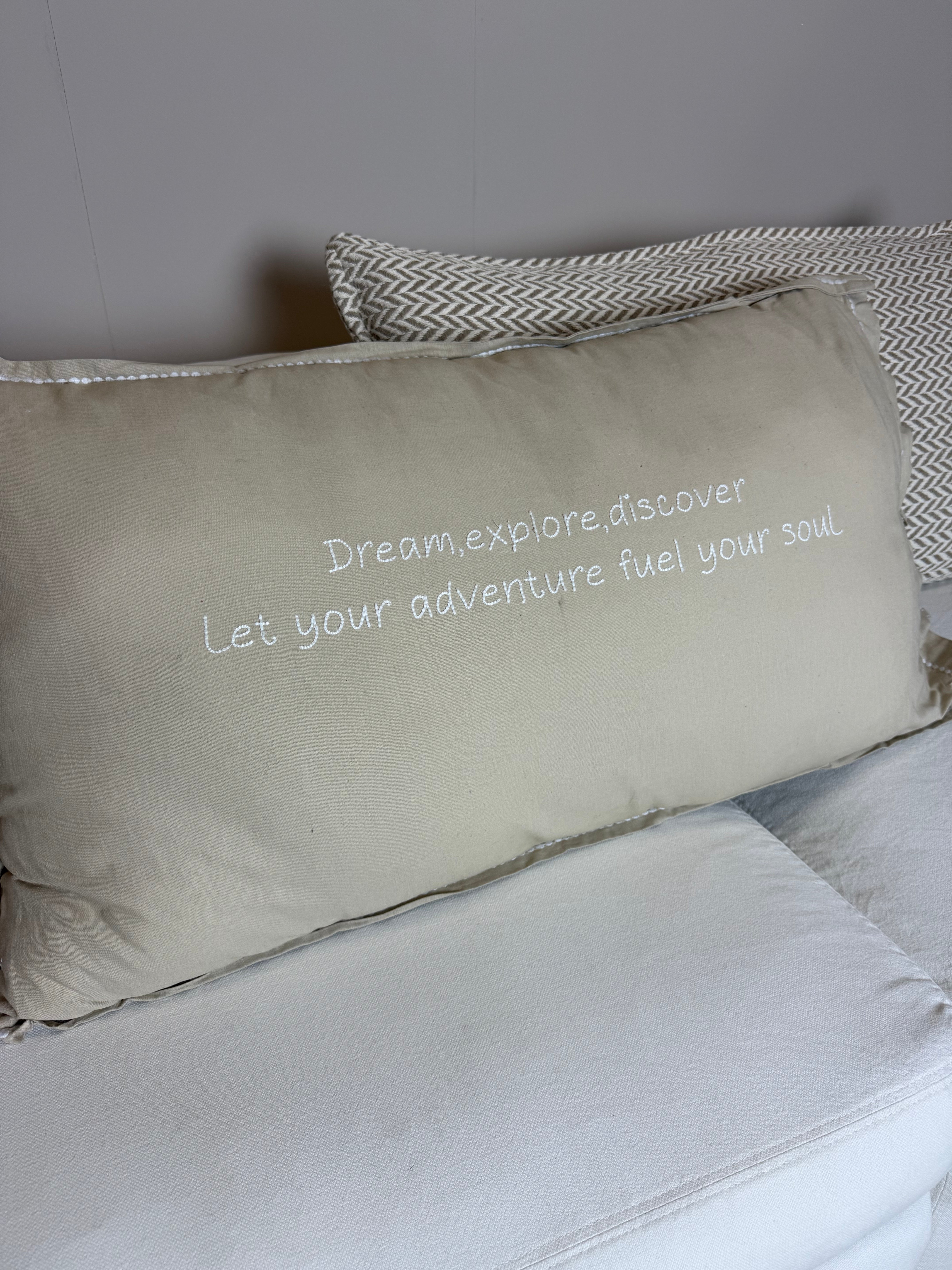 Linnen Pillow + Filling | Dream Explore Discover | Natural
