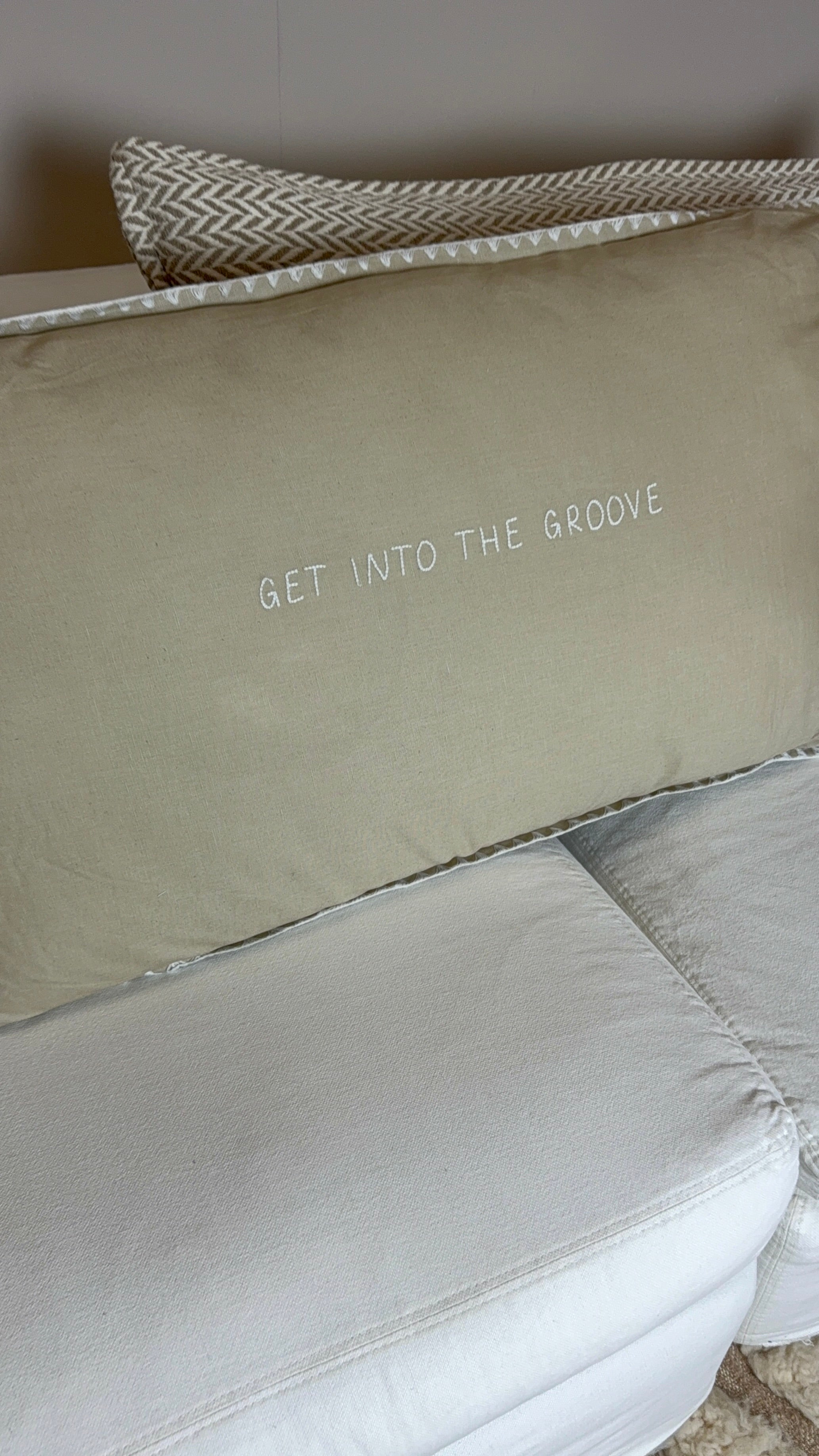 Linnen Pillow + Filling | Get Into The Groove | Natural