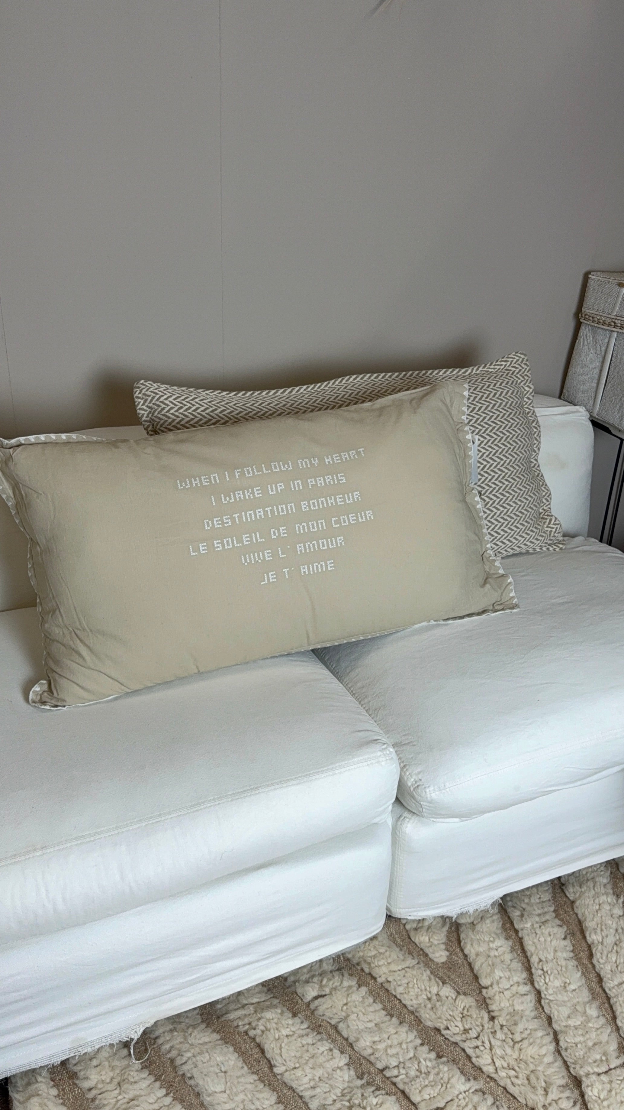 Linnen Pillow + Filling | I Wake Up In Paris | Natural