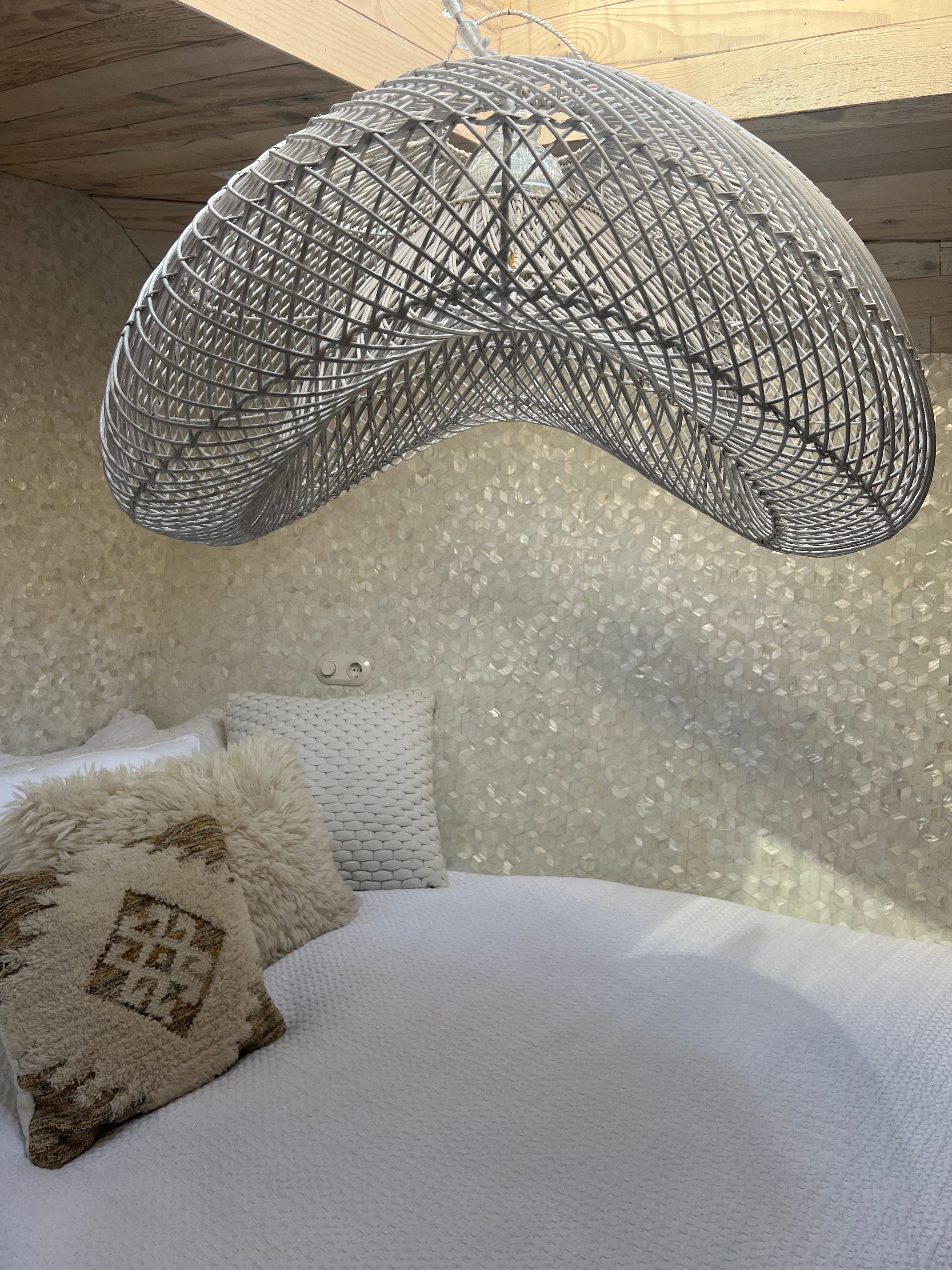 XL Handcrafted Rattan Lamp - Cloud | White | 150 cm