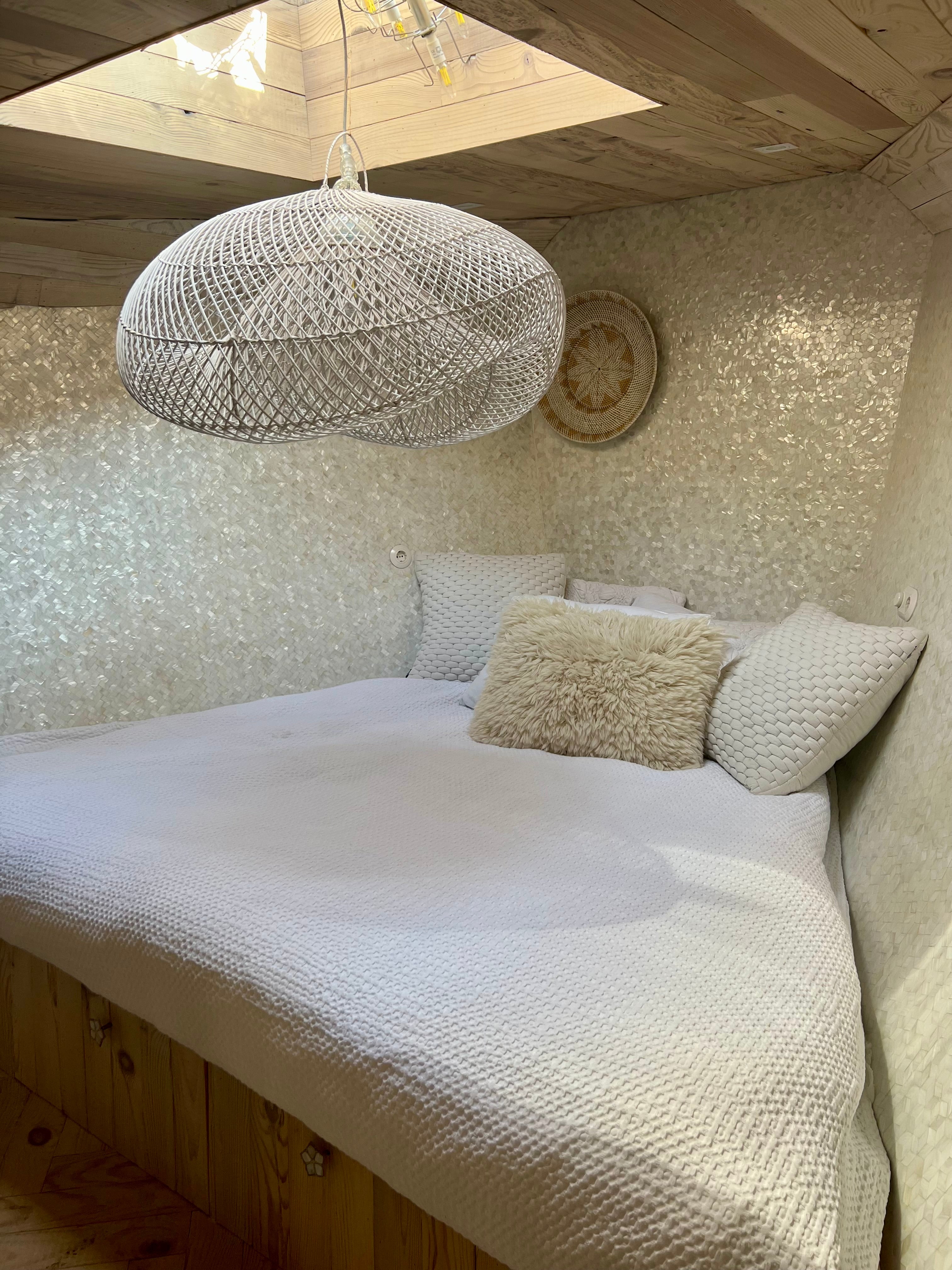 XL Handcrafted Rattan Lamp - Cloud | White | 150 cm