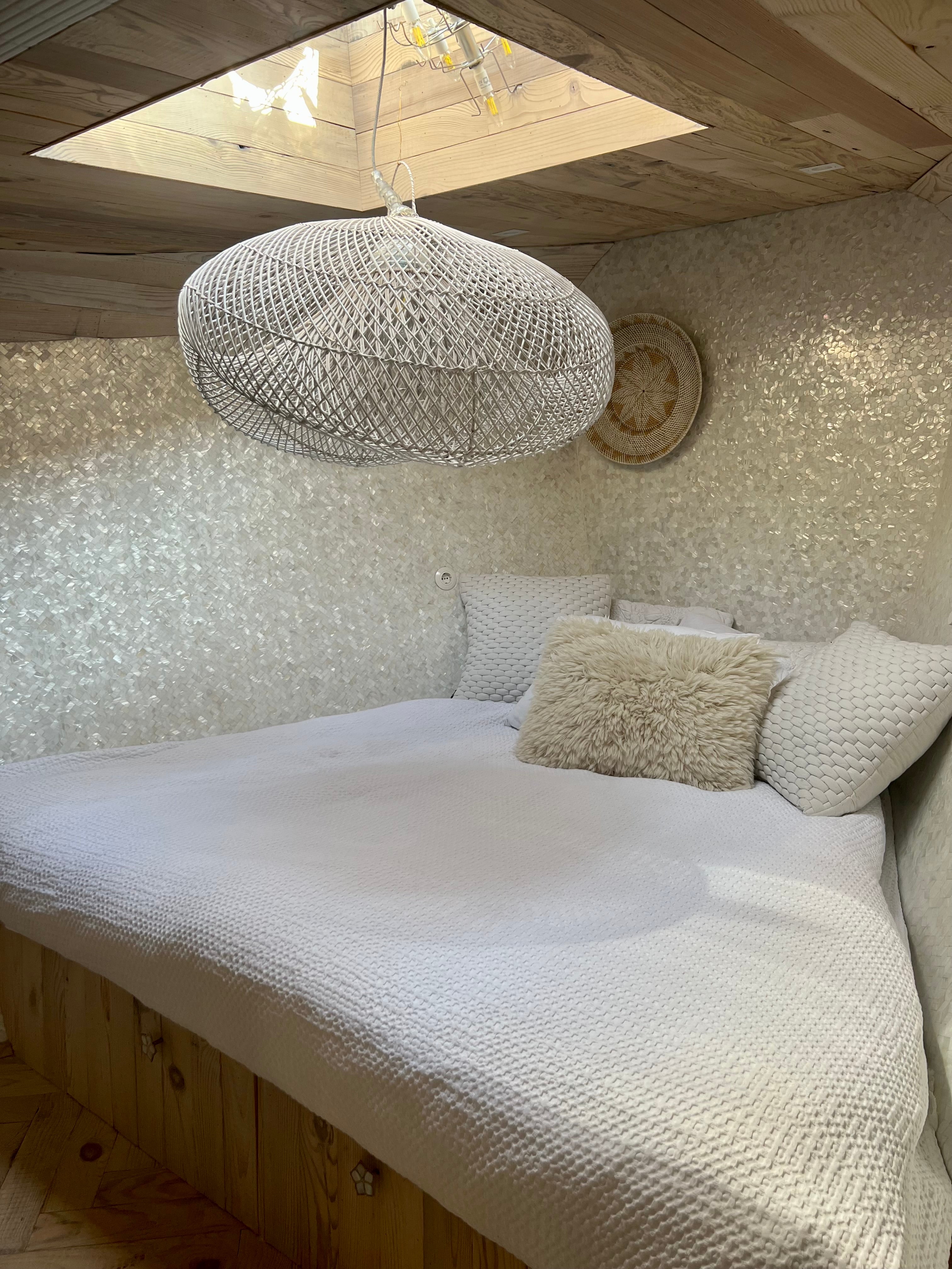XL Handcrafted Rattan Lamp - Cloud | White | 150 cm