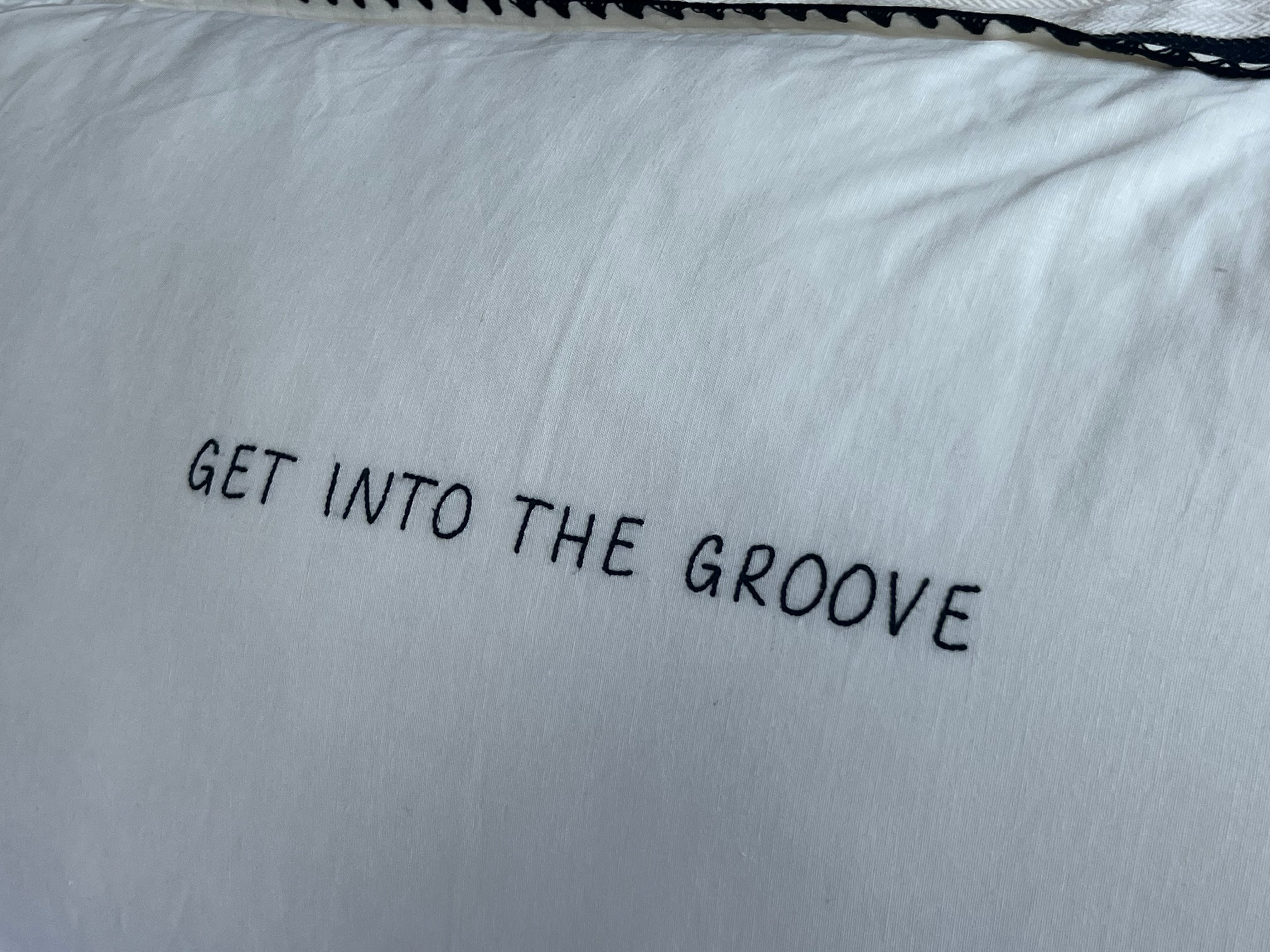 Linnen Pillow + Filling | Get Into The Groove | White