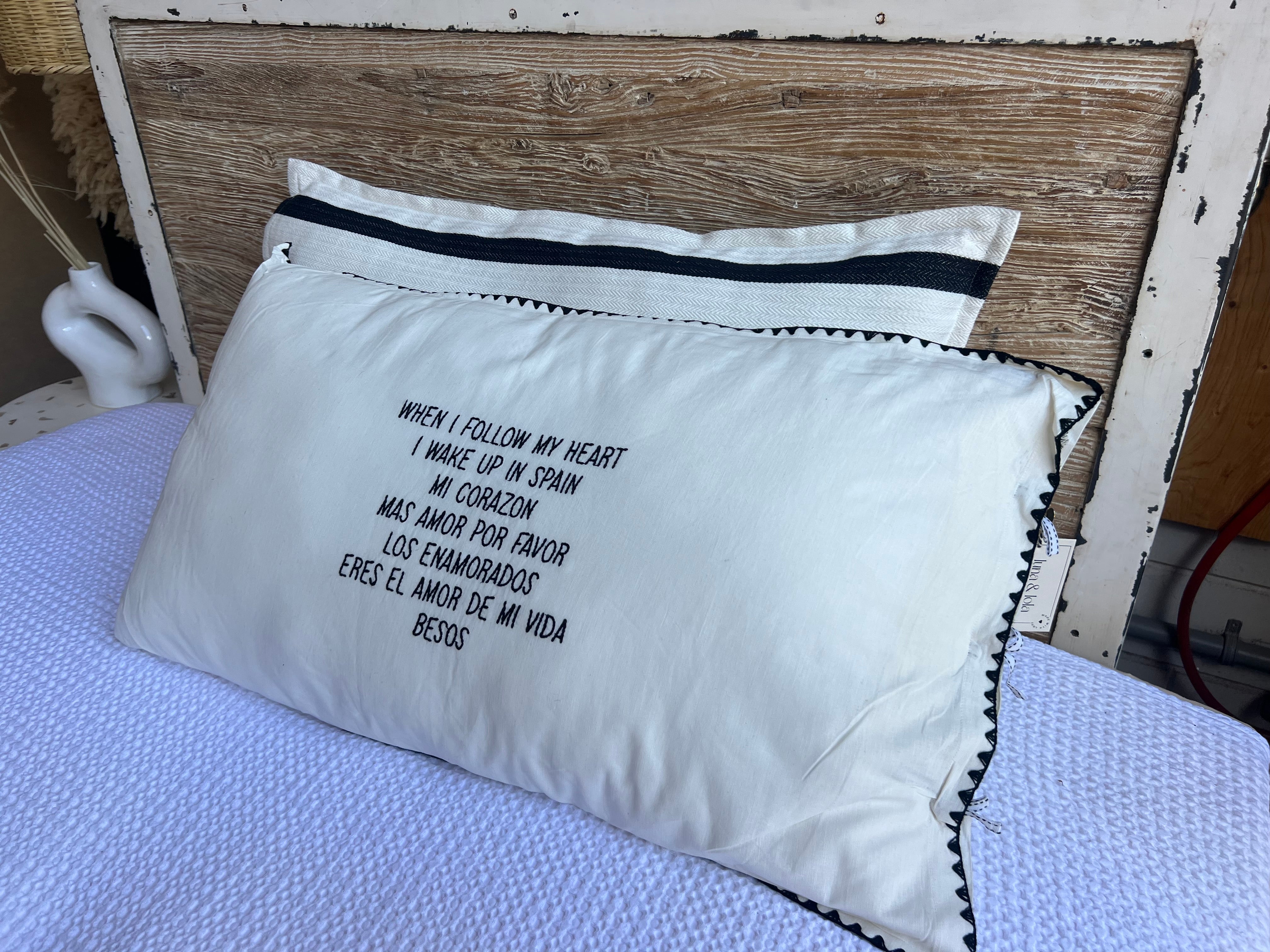 Linnen Pillow + Filling | I Wake Up In Spain | White