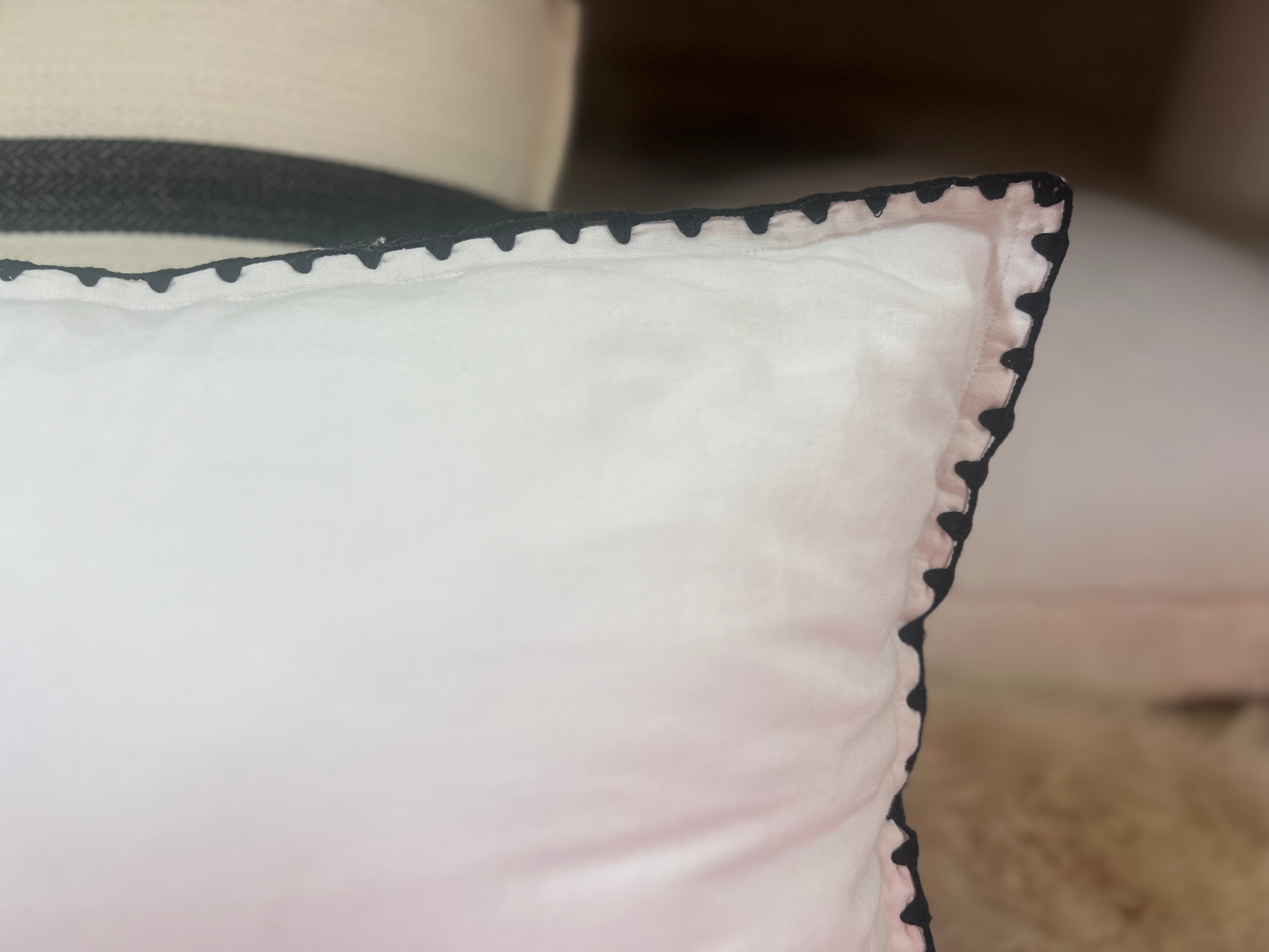 Linnen Pillow + Filling | I Wake Up In Marrakech | White