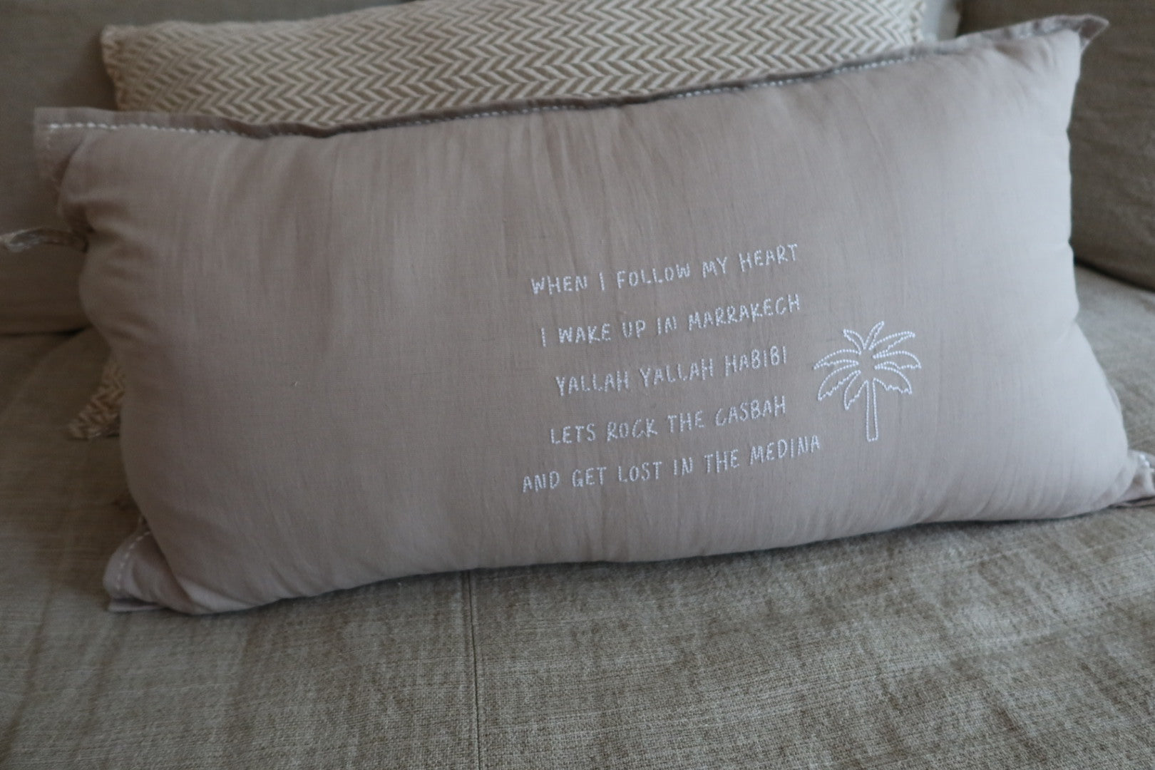 Linnen Pillow + Filling | I Wake Up In Marrakech | Natural