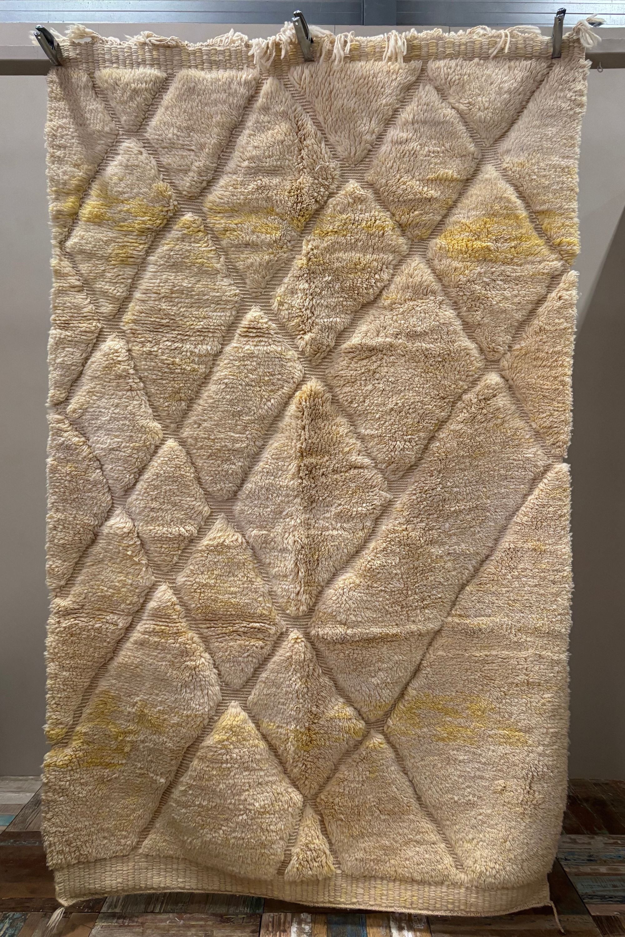 Tapijt geel + gebroken wit 100% Wol | uniek exemplaar