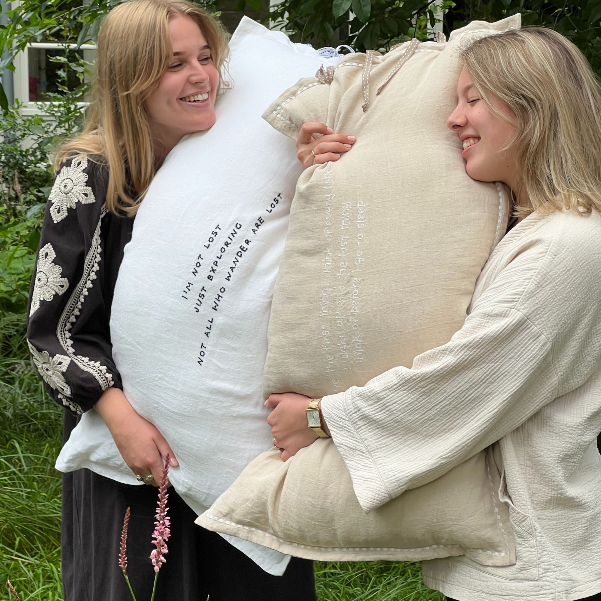 Linnen Pillow + Filling | I Wake Up In Italy | White