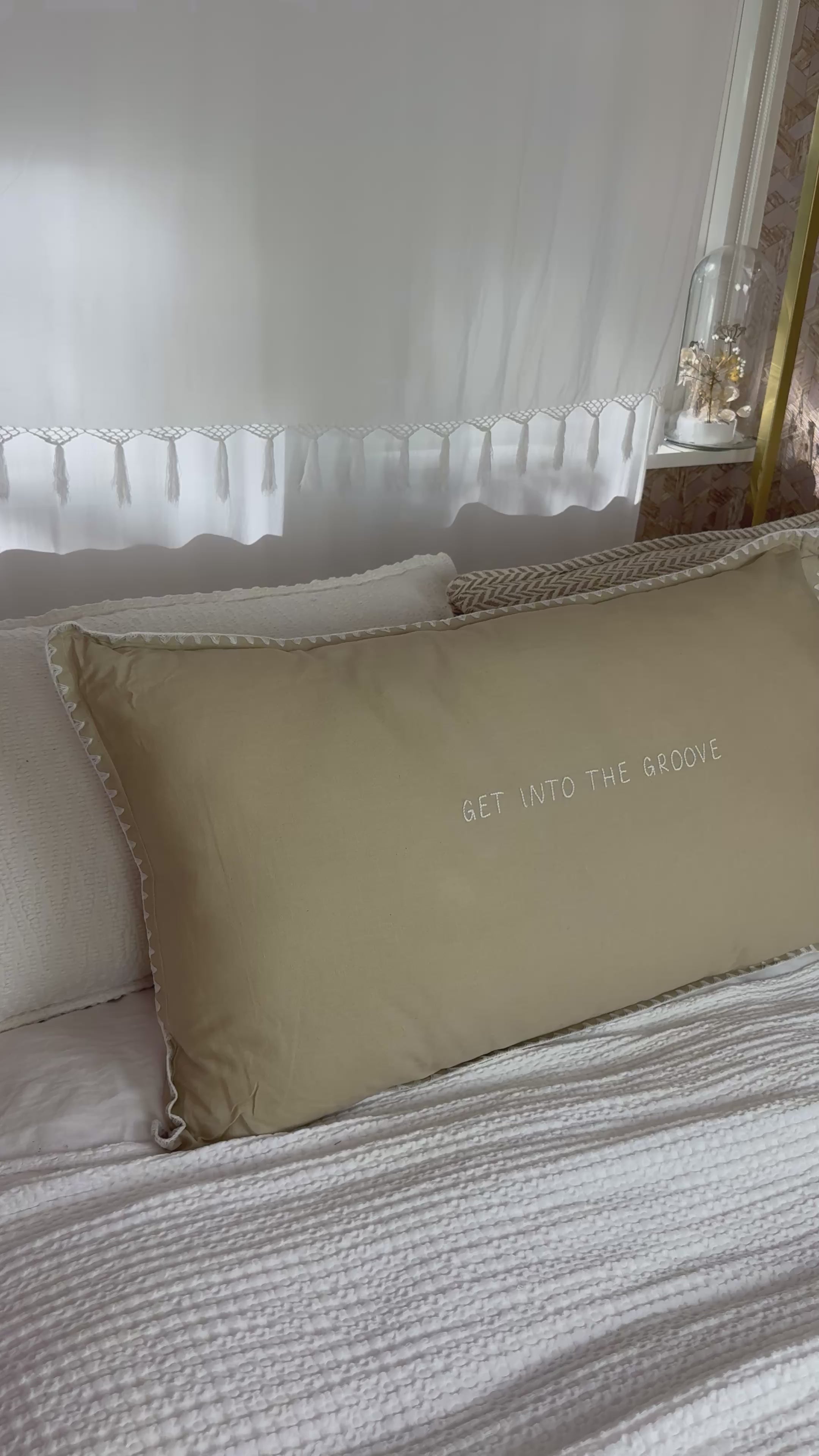 Video laden: Linnen Pillow + Filling | Get Into The Groove | Natural