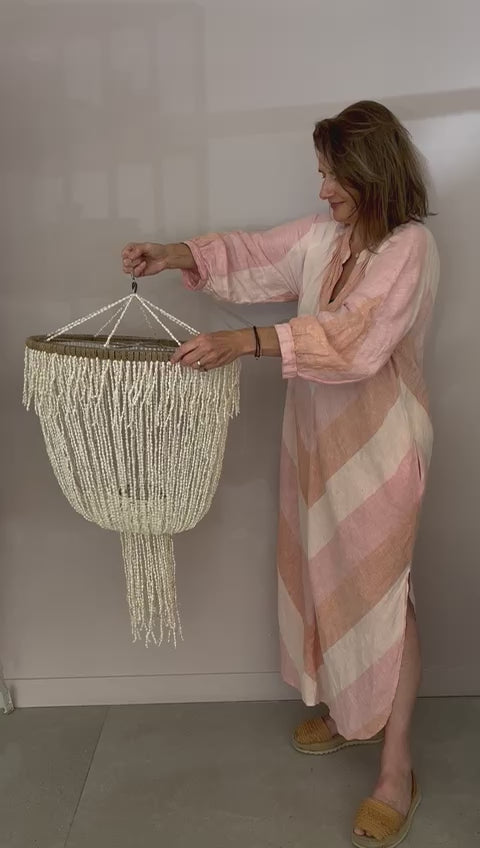 Video laden: Organic Shaped Shell Lamp - Natural Boho Lighting | Mandala Stencils