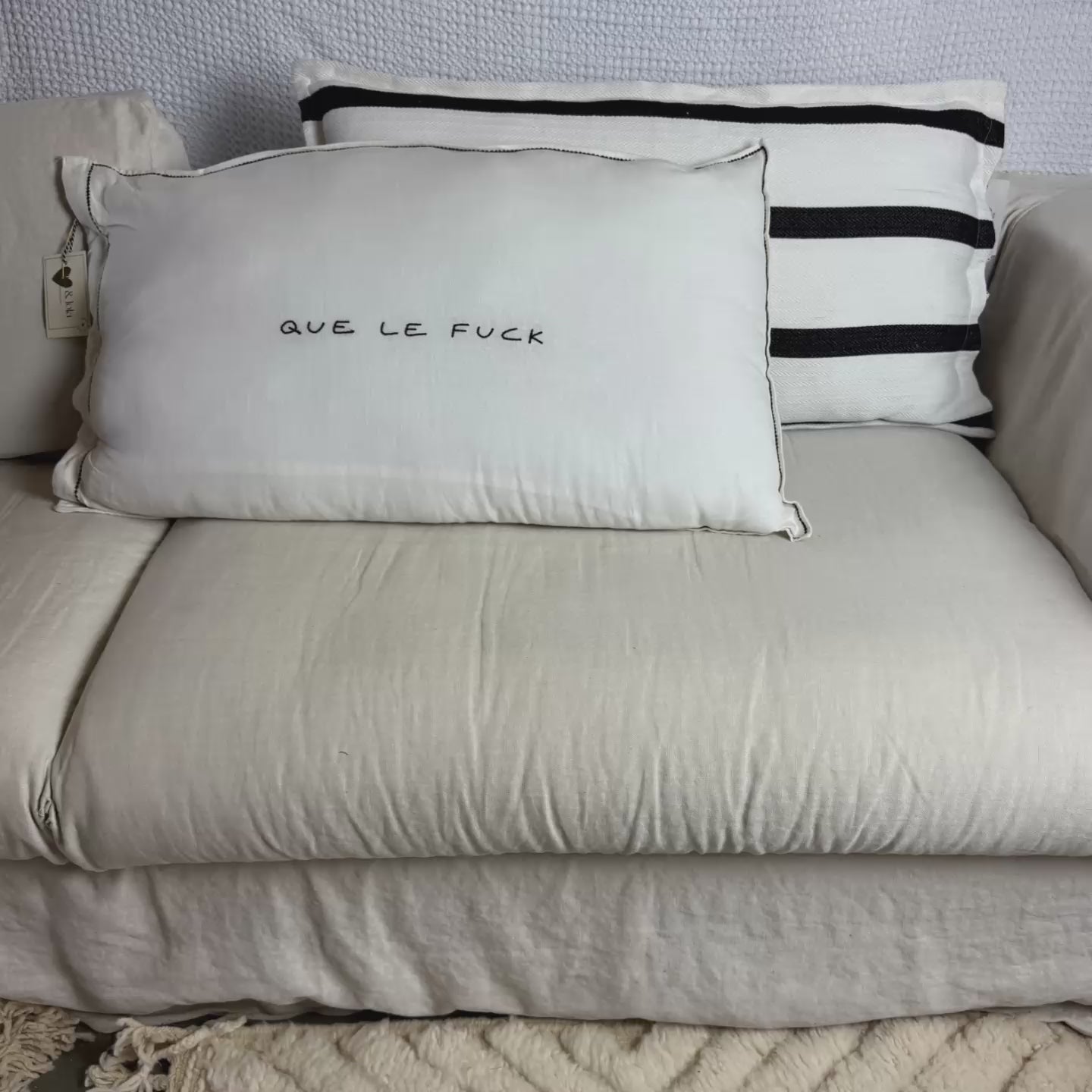 Video laden: Linnen Pillow + Filling | Que Le Fuck | White