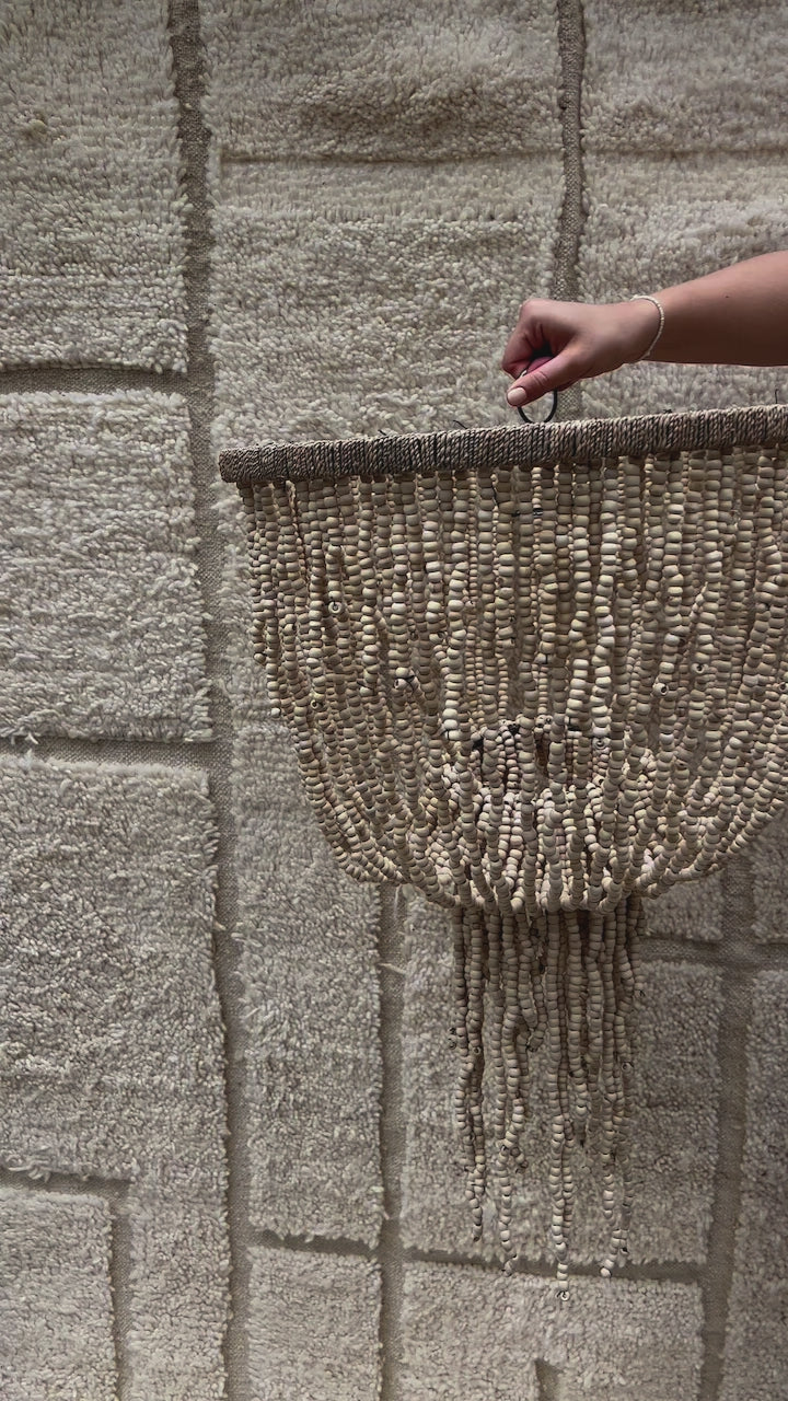 Video laden: Beaded Hanging Lamp - Natural | Wood