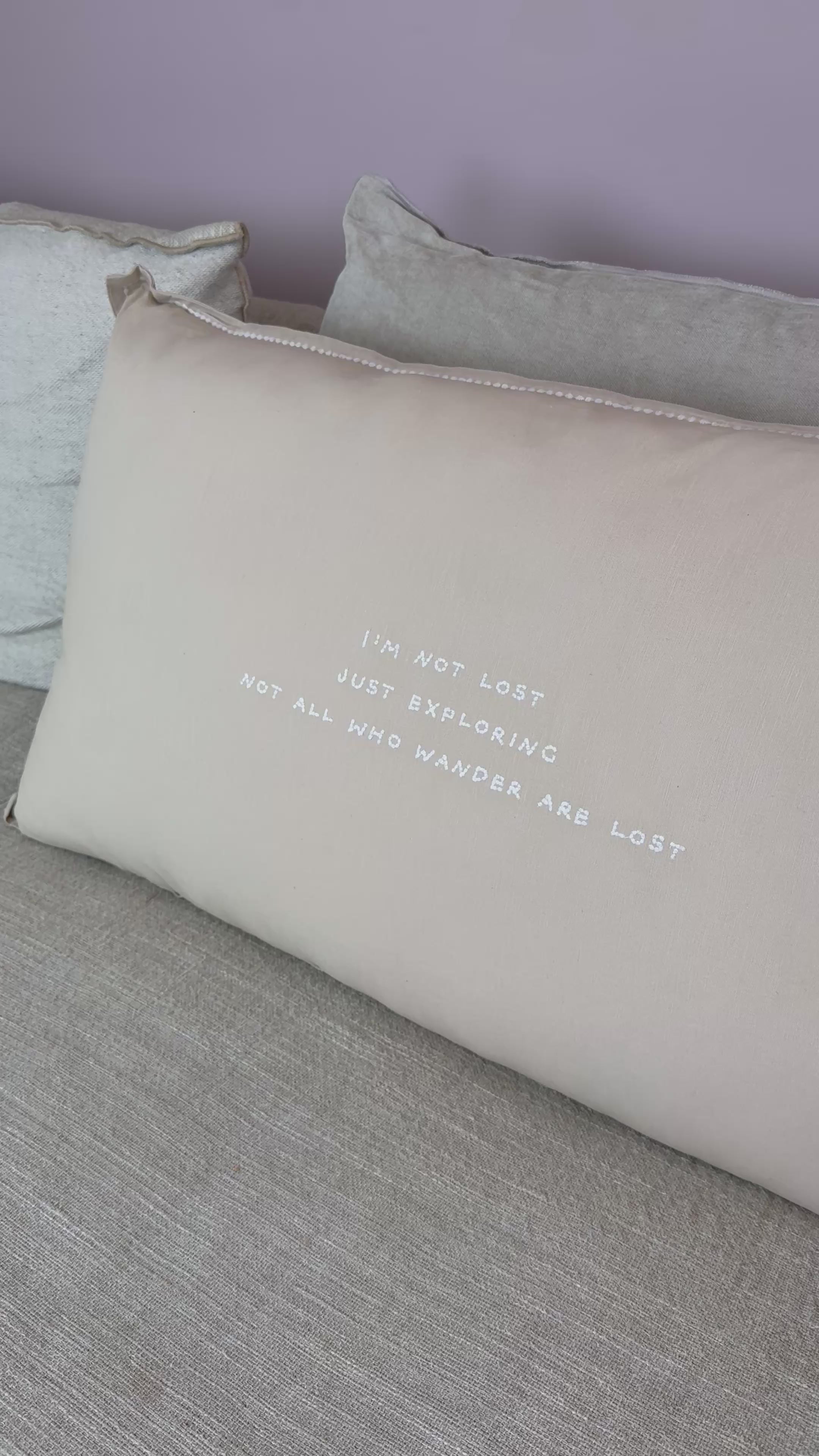 Video laden: Linnen Pillow + Filling | I&#39;m Not Lost | Natural