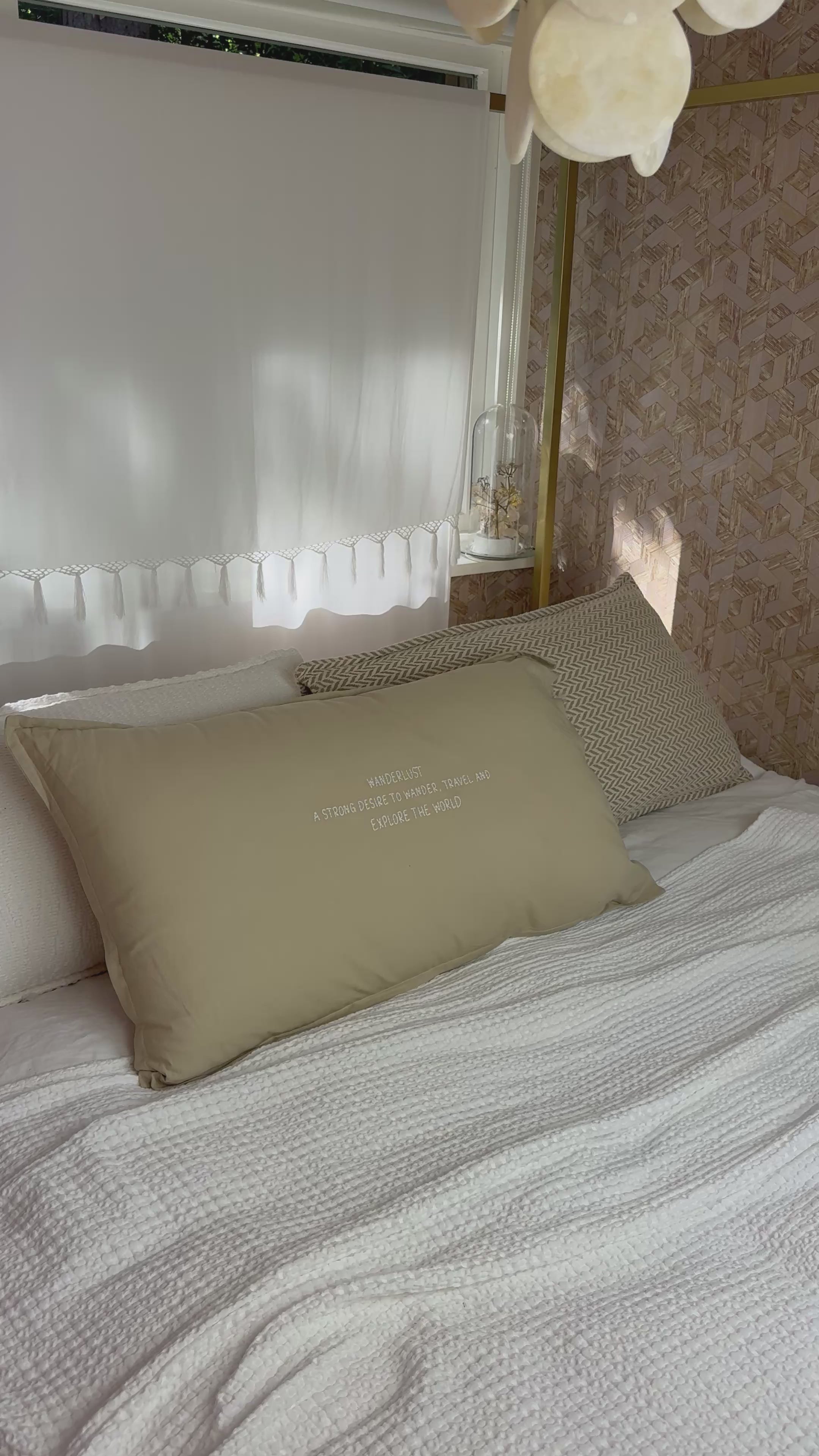 Video laden: Linnen Pillow + Filling | Wanderlust | Natural