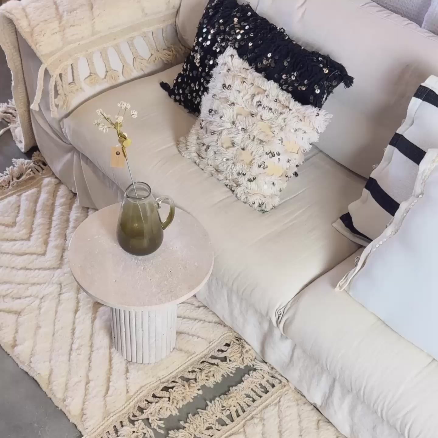 Video laden: Linnen Pillow + Filling | Bring Me To Ibiza | White