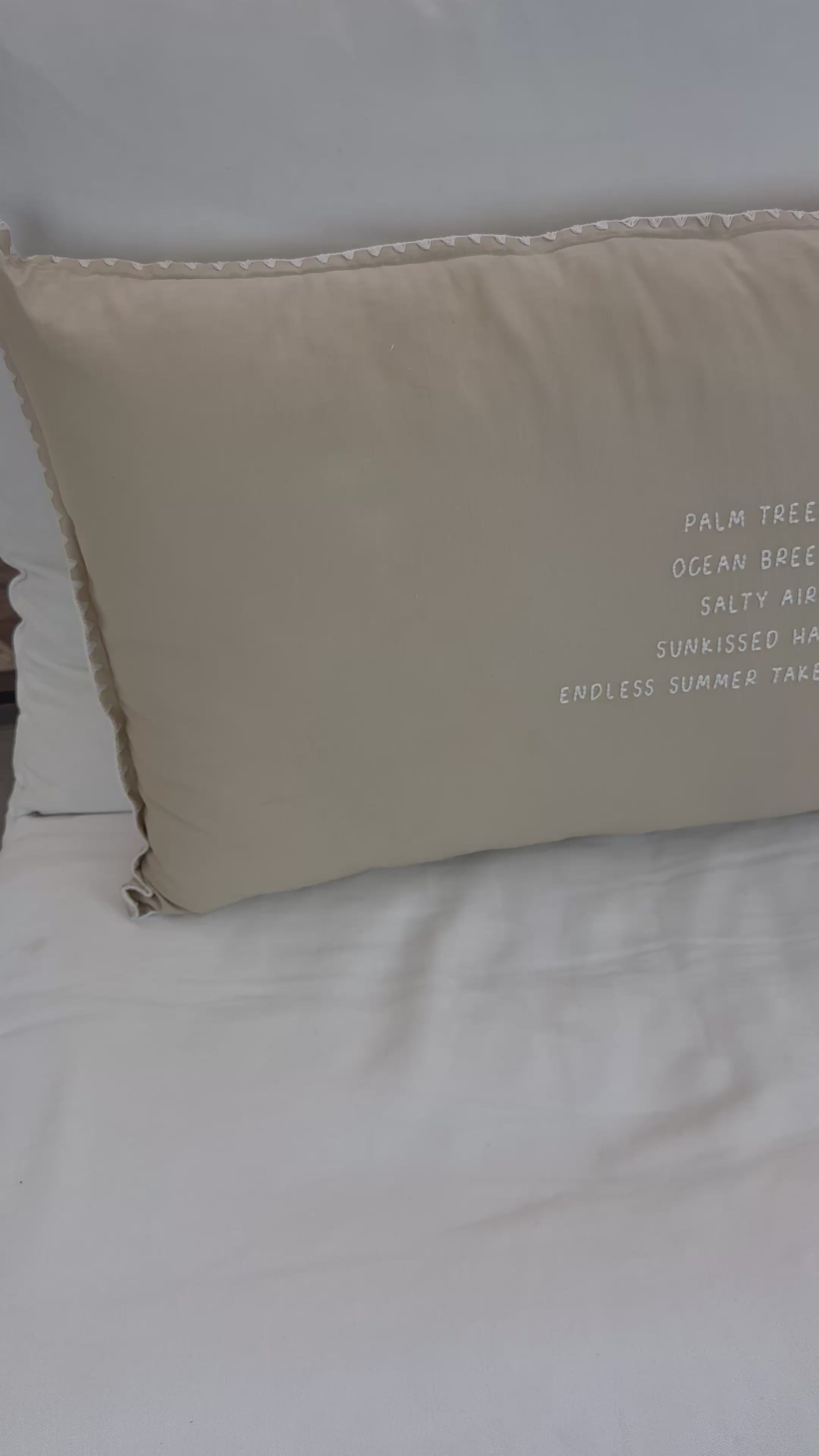 Video laden: Linnen kussen 90 x 50 cm + binnenkussen | Palm Trees Ocean Breeze | Naturel