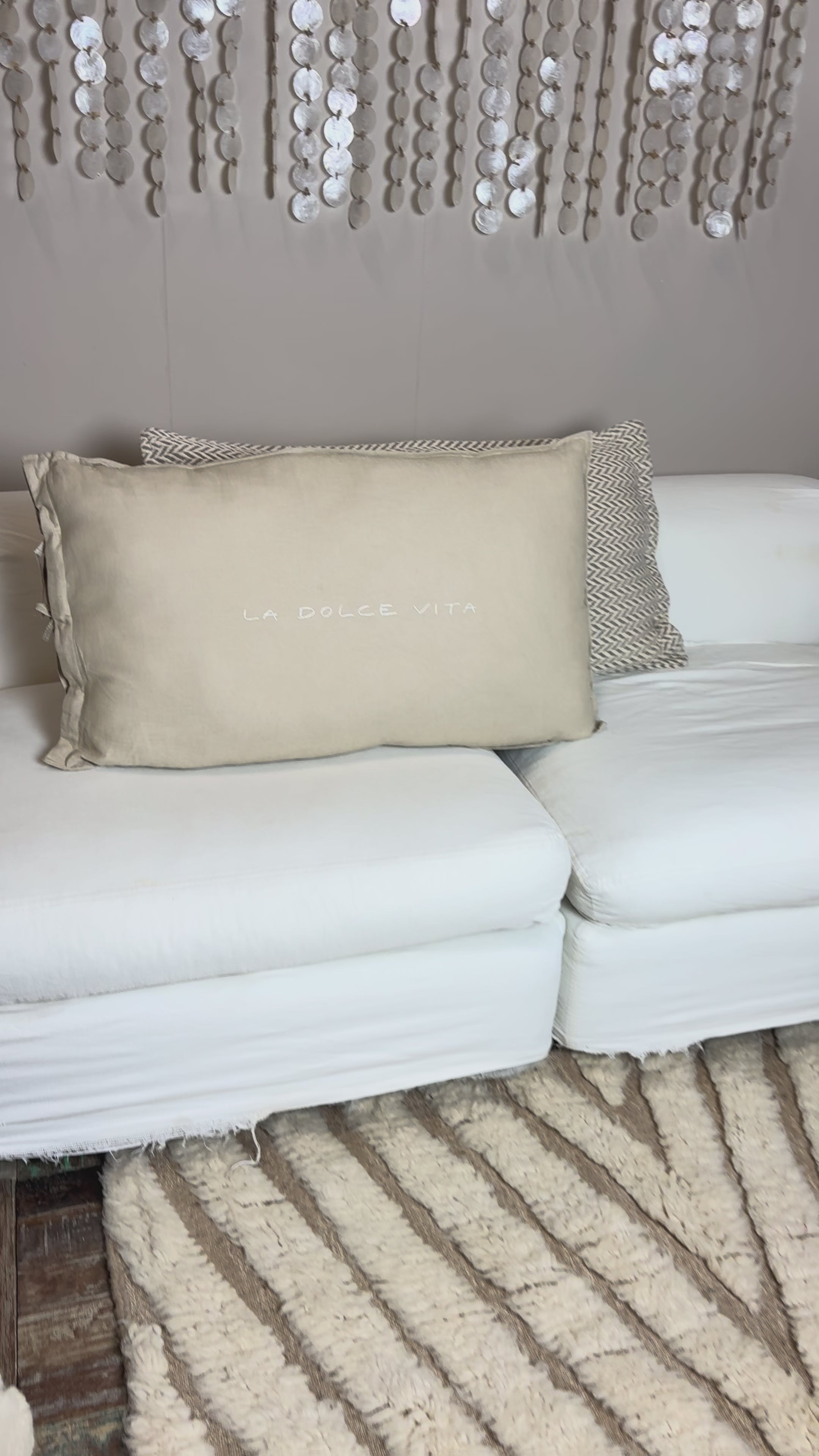Video laden: Linnen Pillow + Filling | La Dolce Vita | Natural