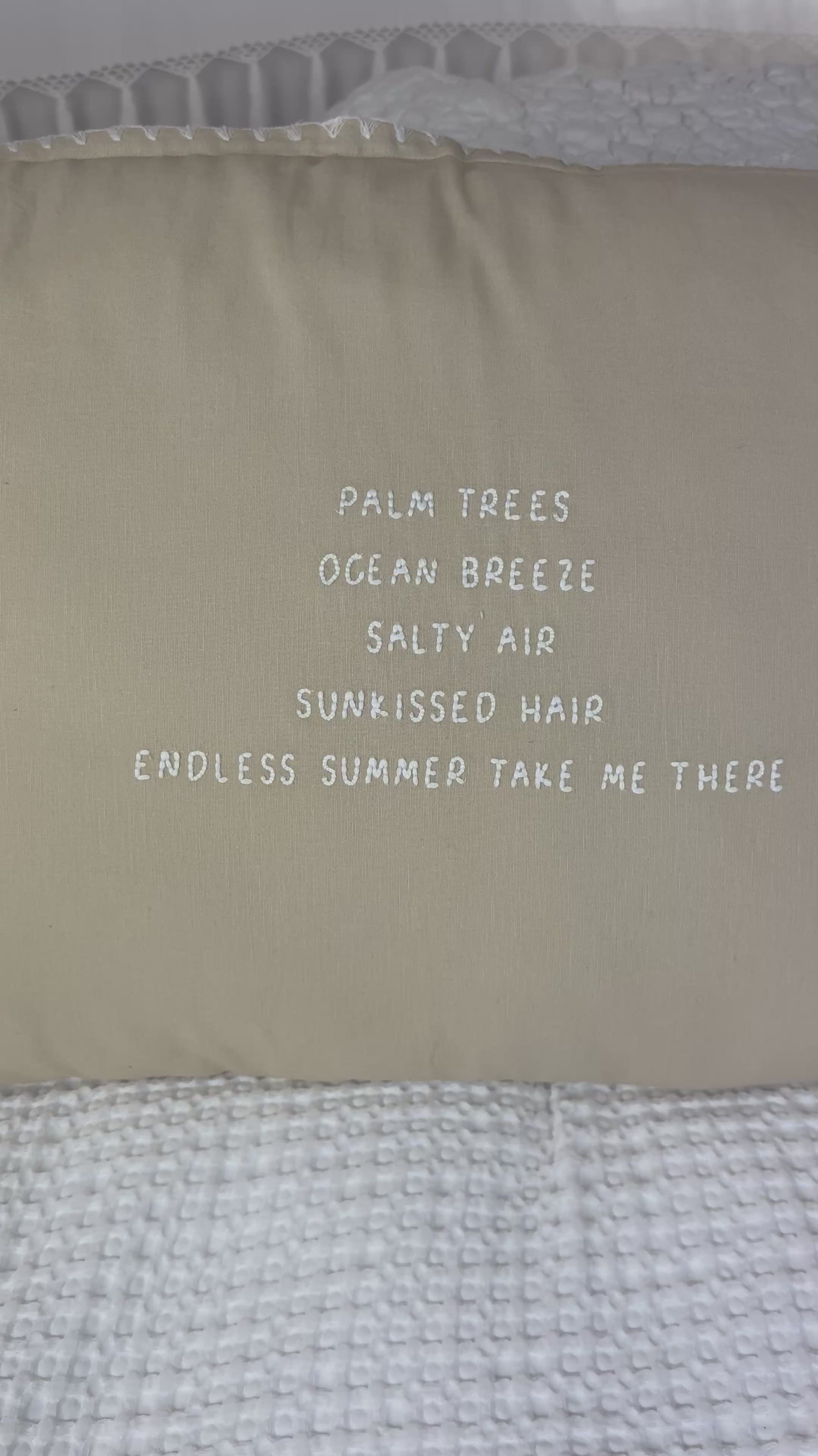 Video laden: Linnen kussen 90 x 50 cm + binnenkussen | Palm Trees Ocean Breeze | Naturel
