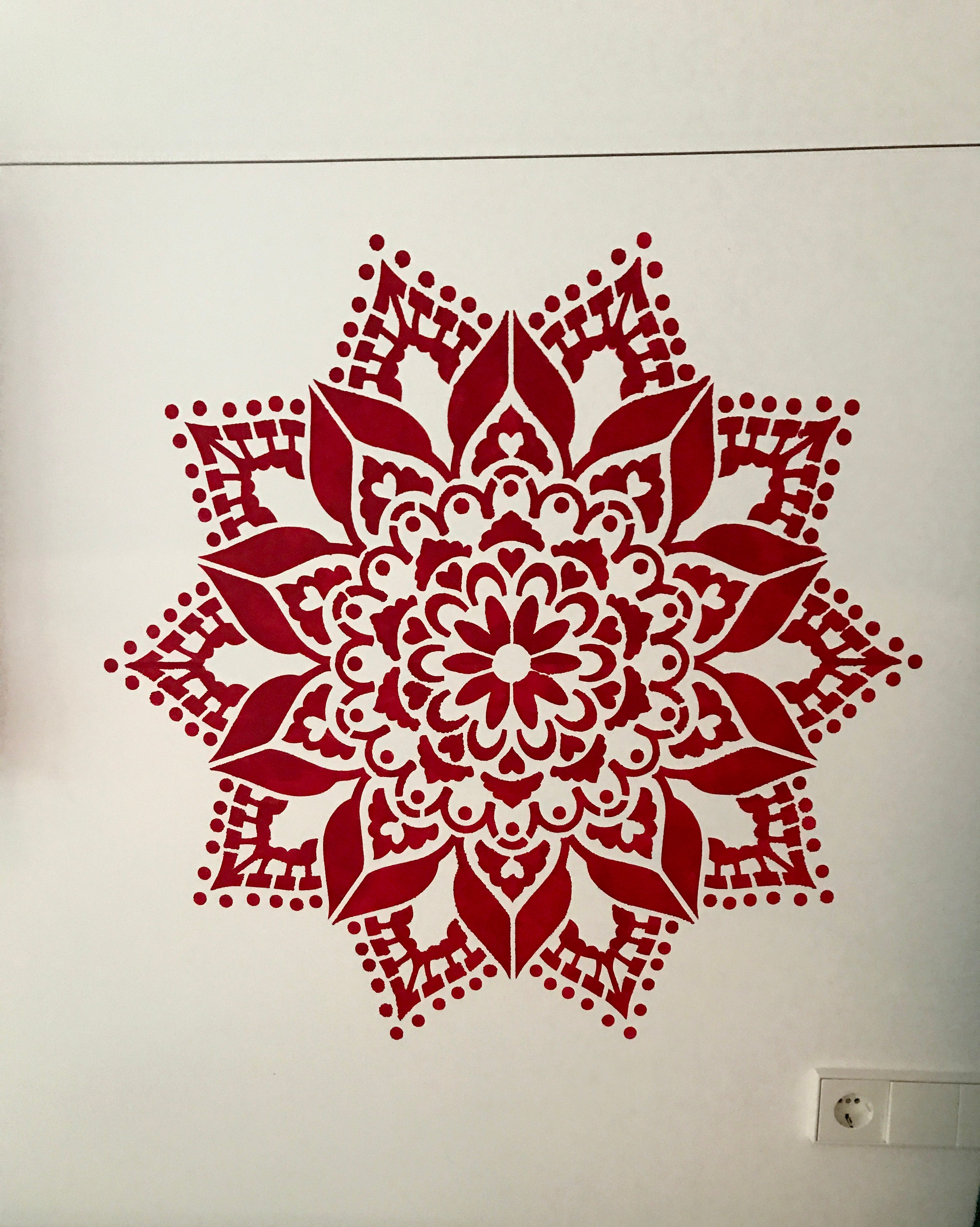 Mystery Wall Tattoo - XL Mandala Stencil - 116 cm